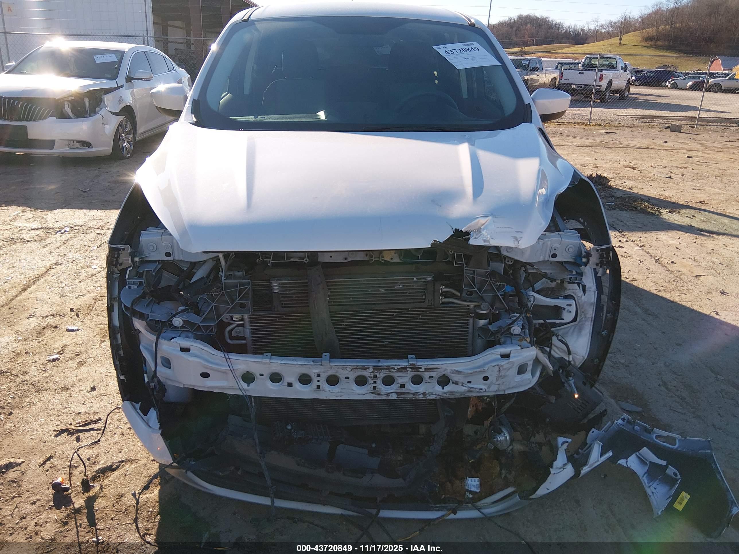 FORD ESCAPE image 6
