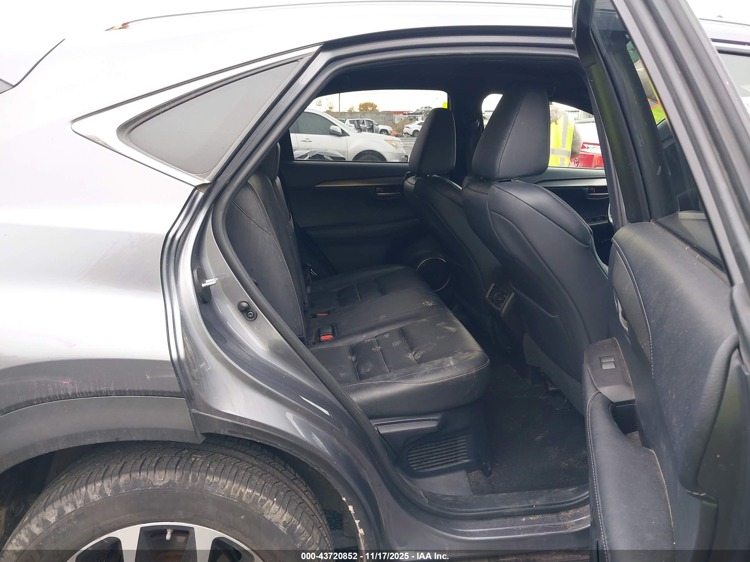 LEXUS NX image 8