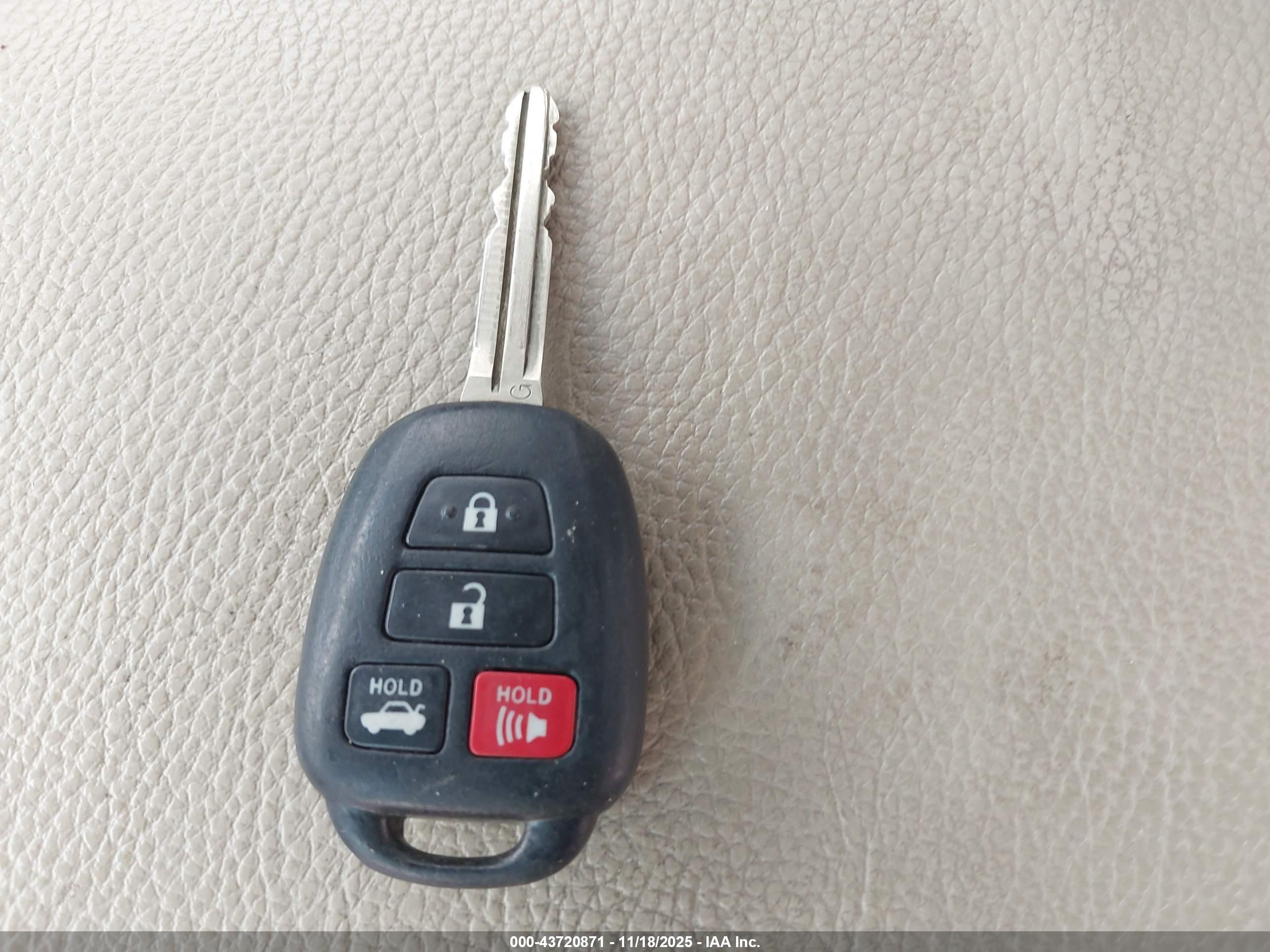TOYOTA CAMRY image 11