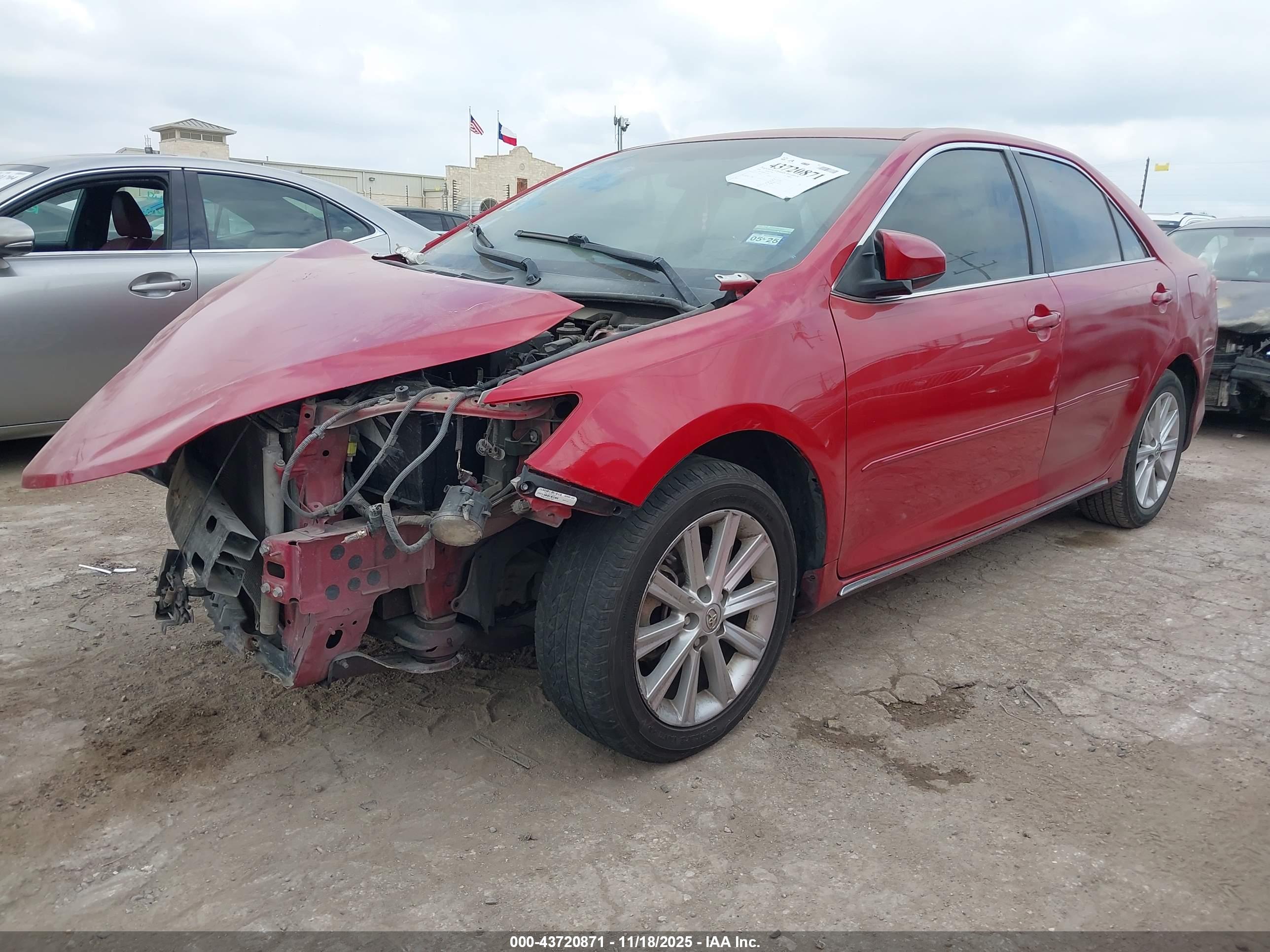 TOYOTA CAMRY image 2