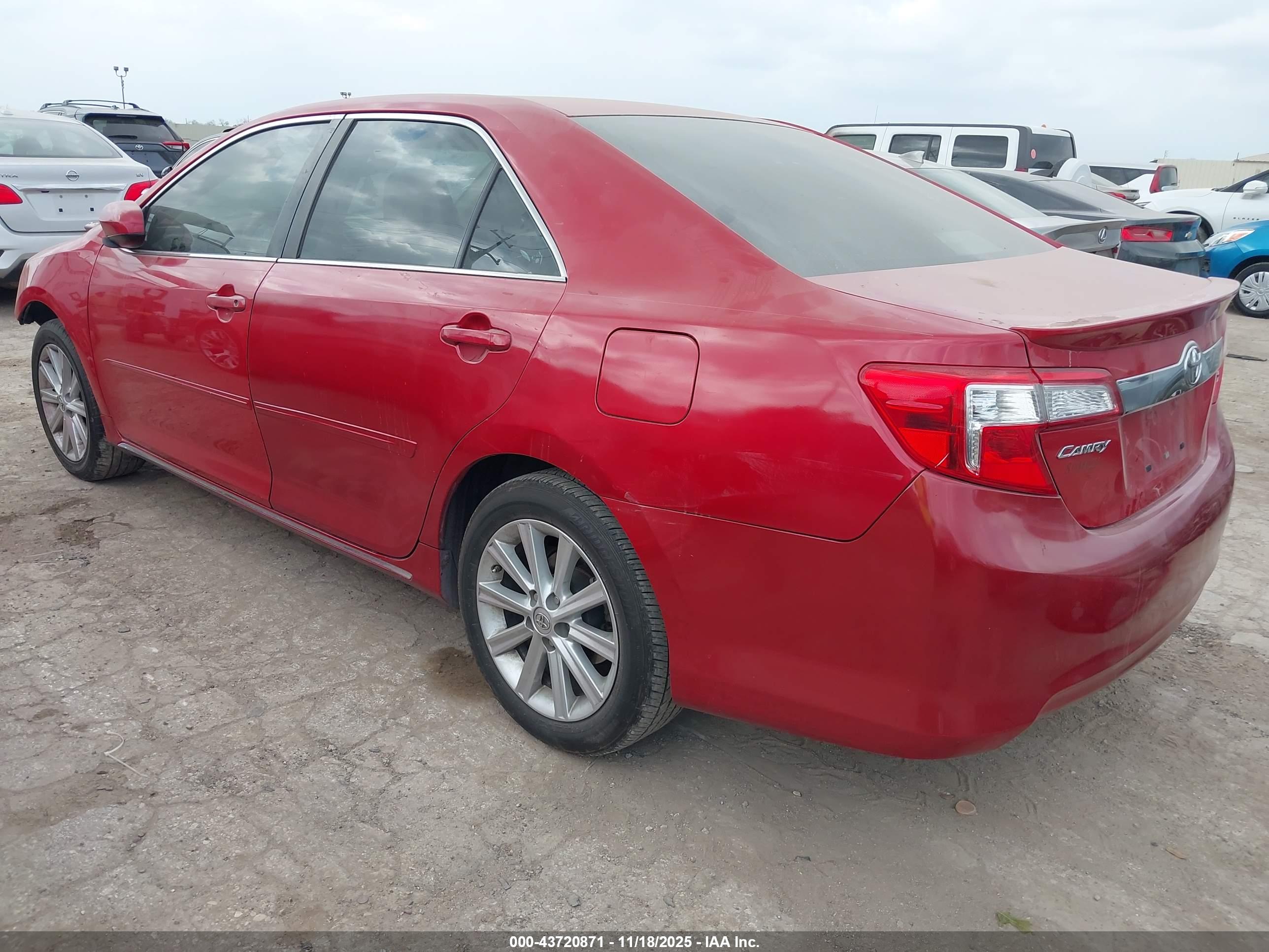 TOYOTA CAMRY image 3