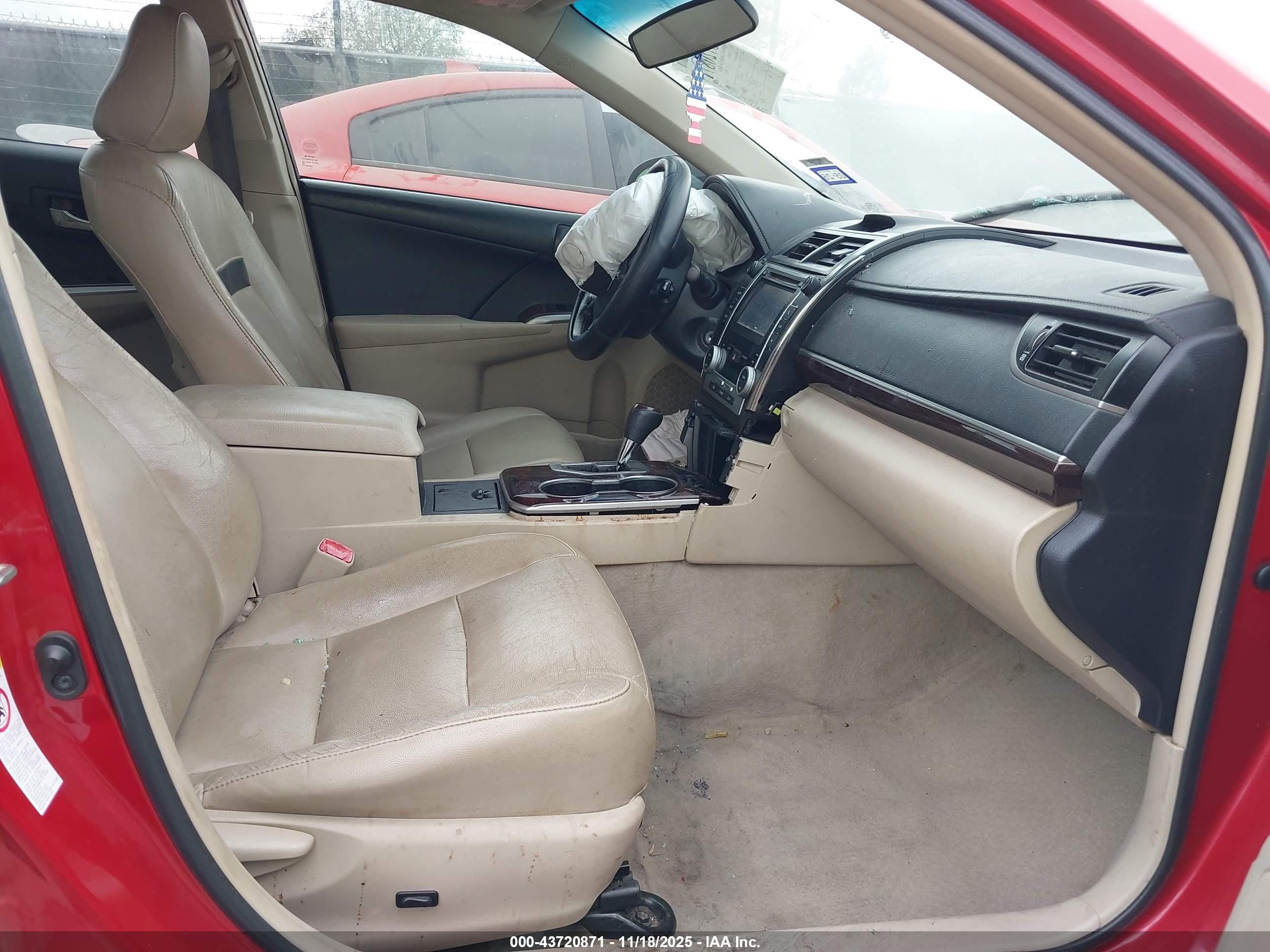 TOYOTA CAMRY image 5