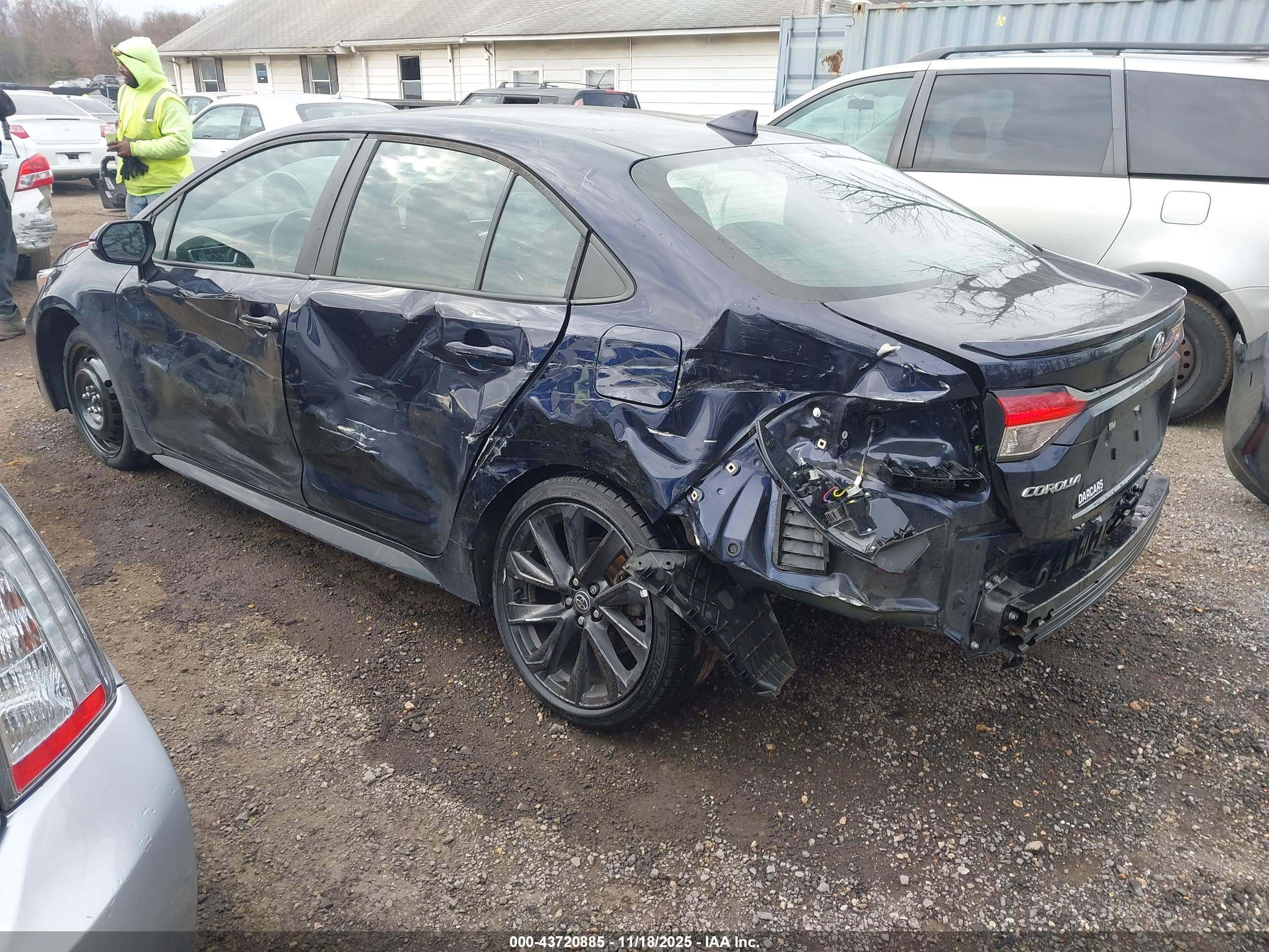 TOYOTA COROLLA image 3