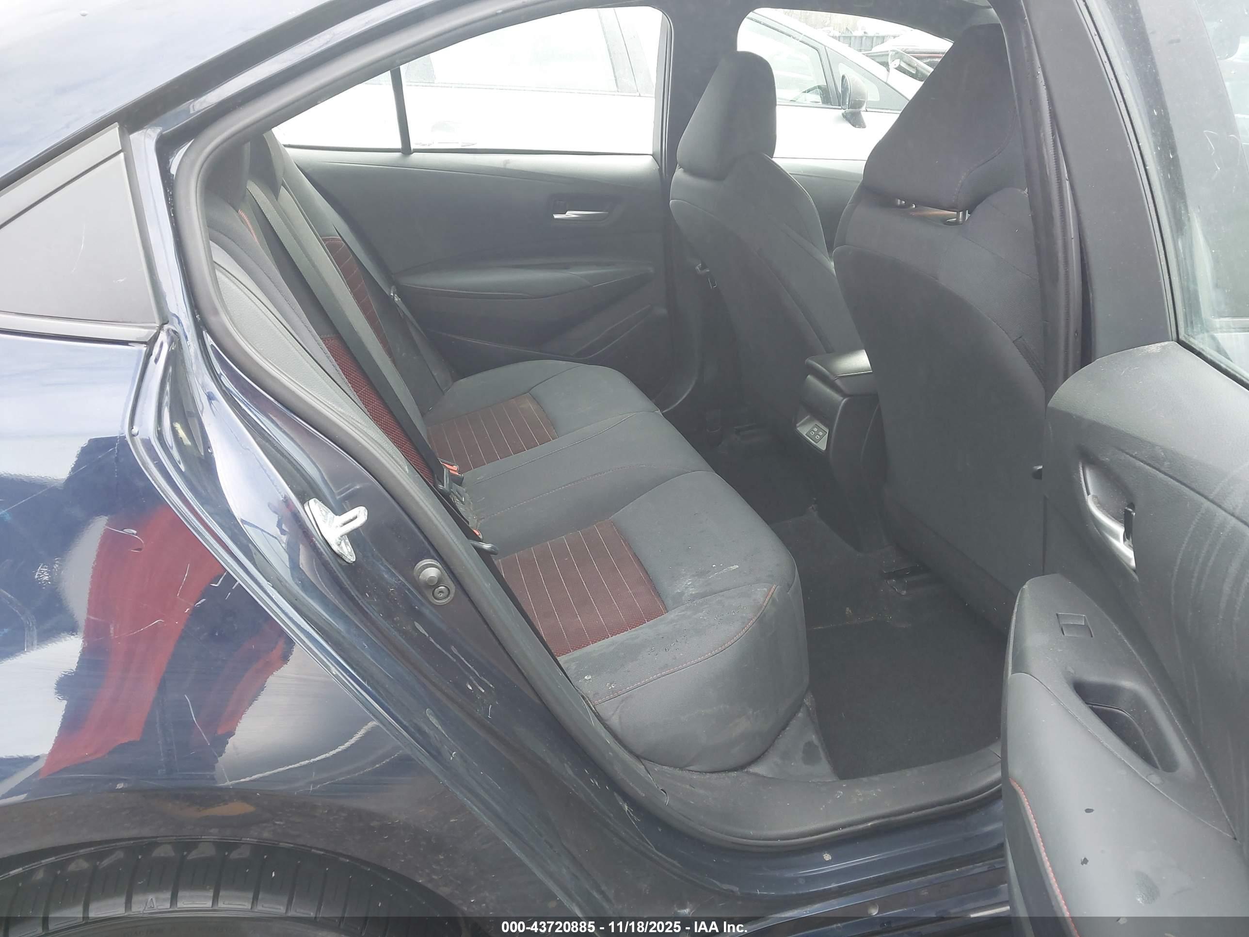 TOYOTA COROLLA image 8