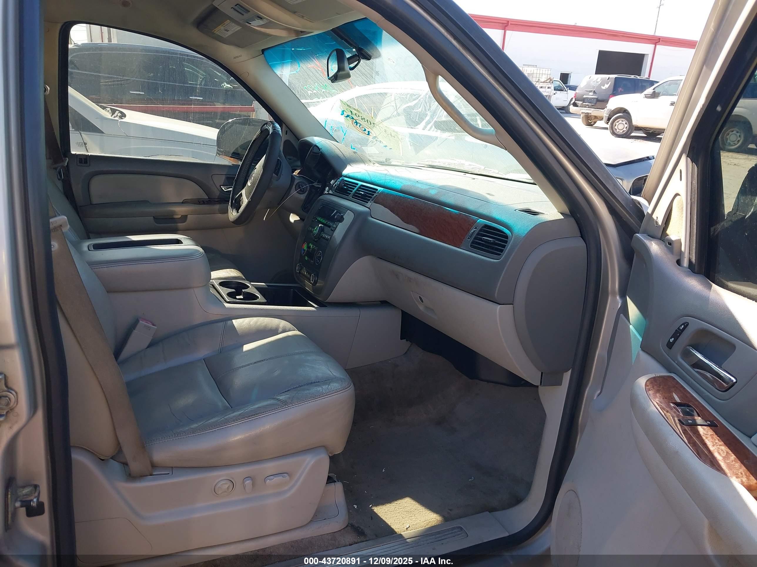 GMC YUKON image 5