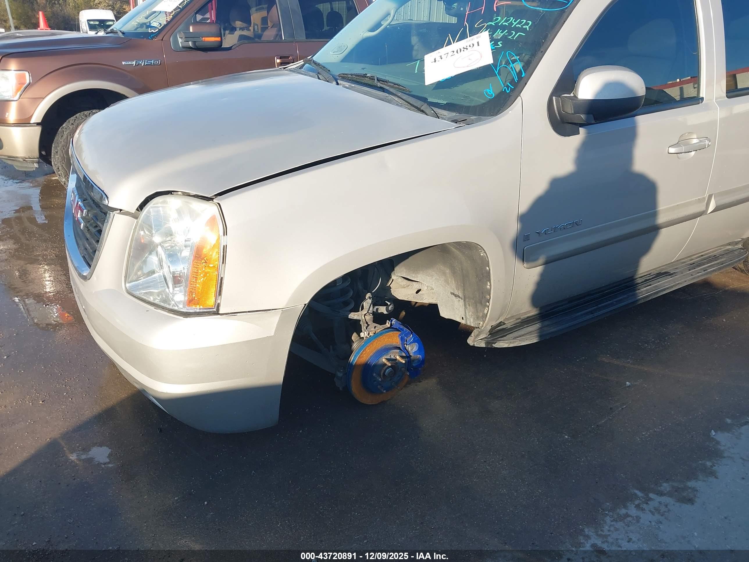 GMC YUKON image 6