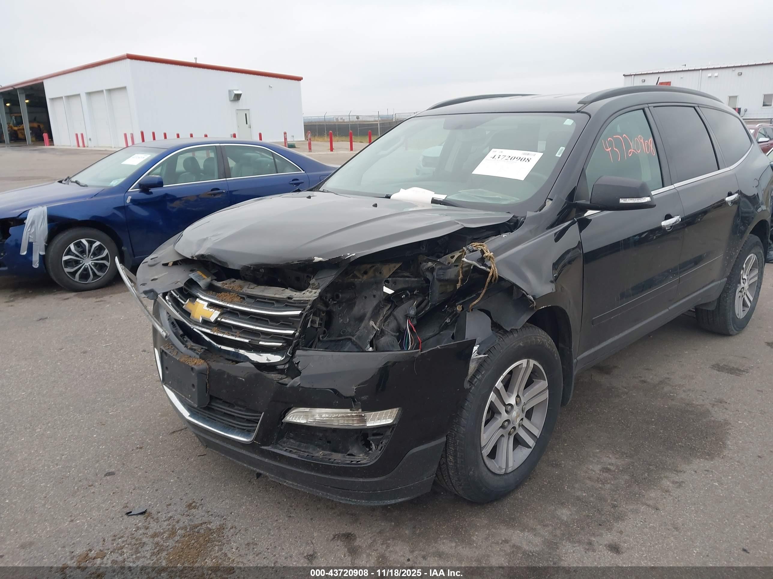 CHEVROLET TRAVERSE image 6