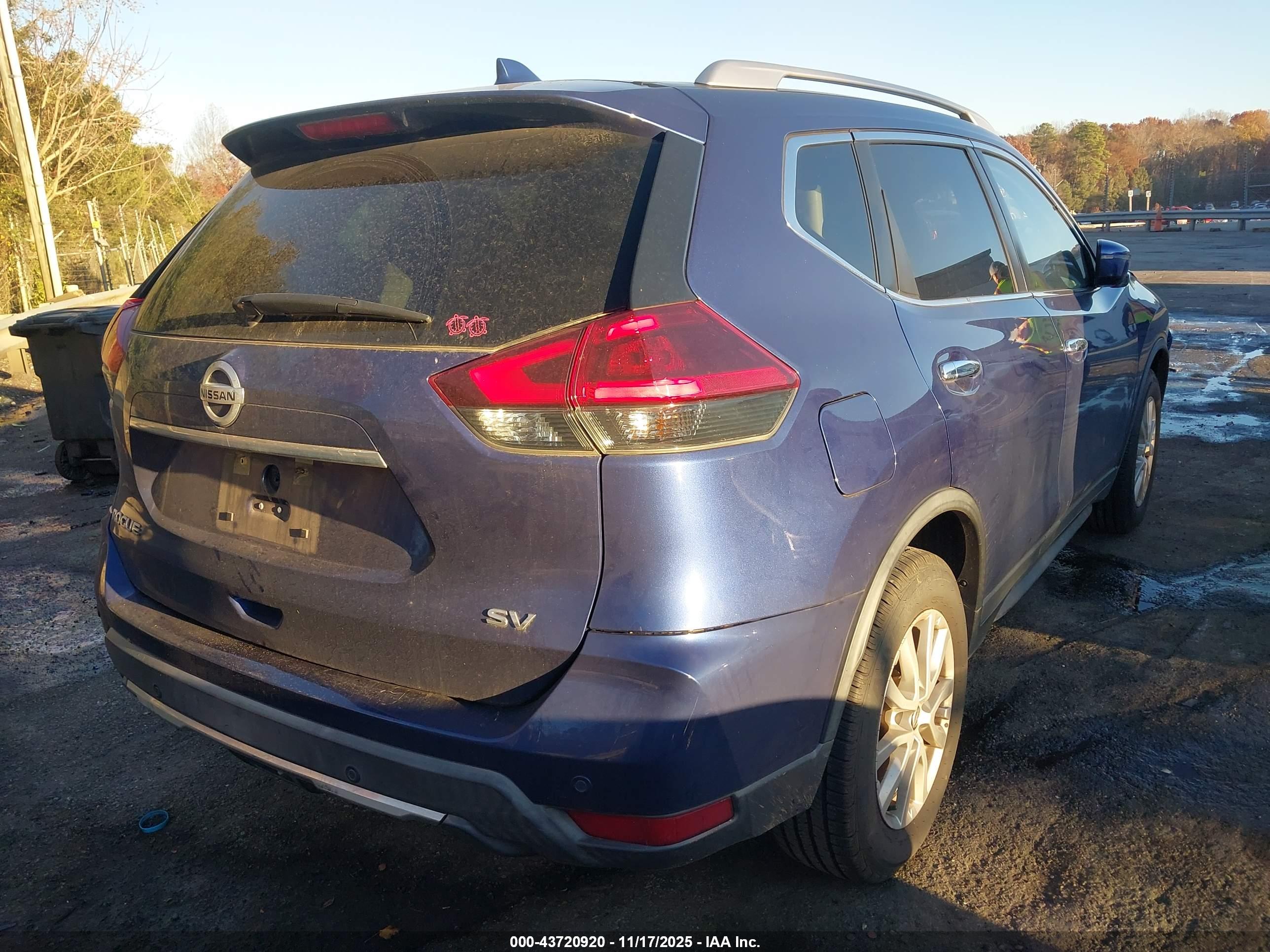 NISSAN ROGUE image 4
