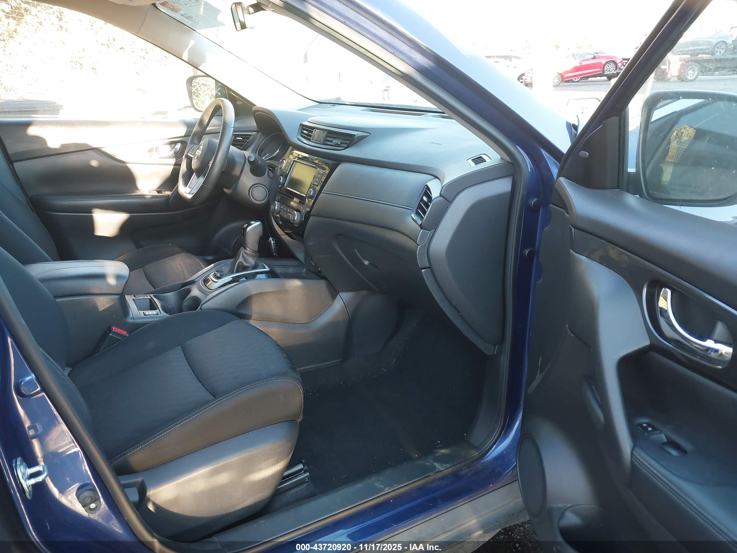 NISSAN ROGUE image 5