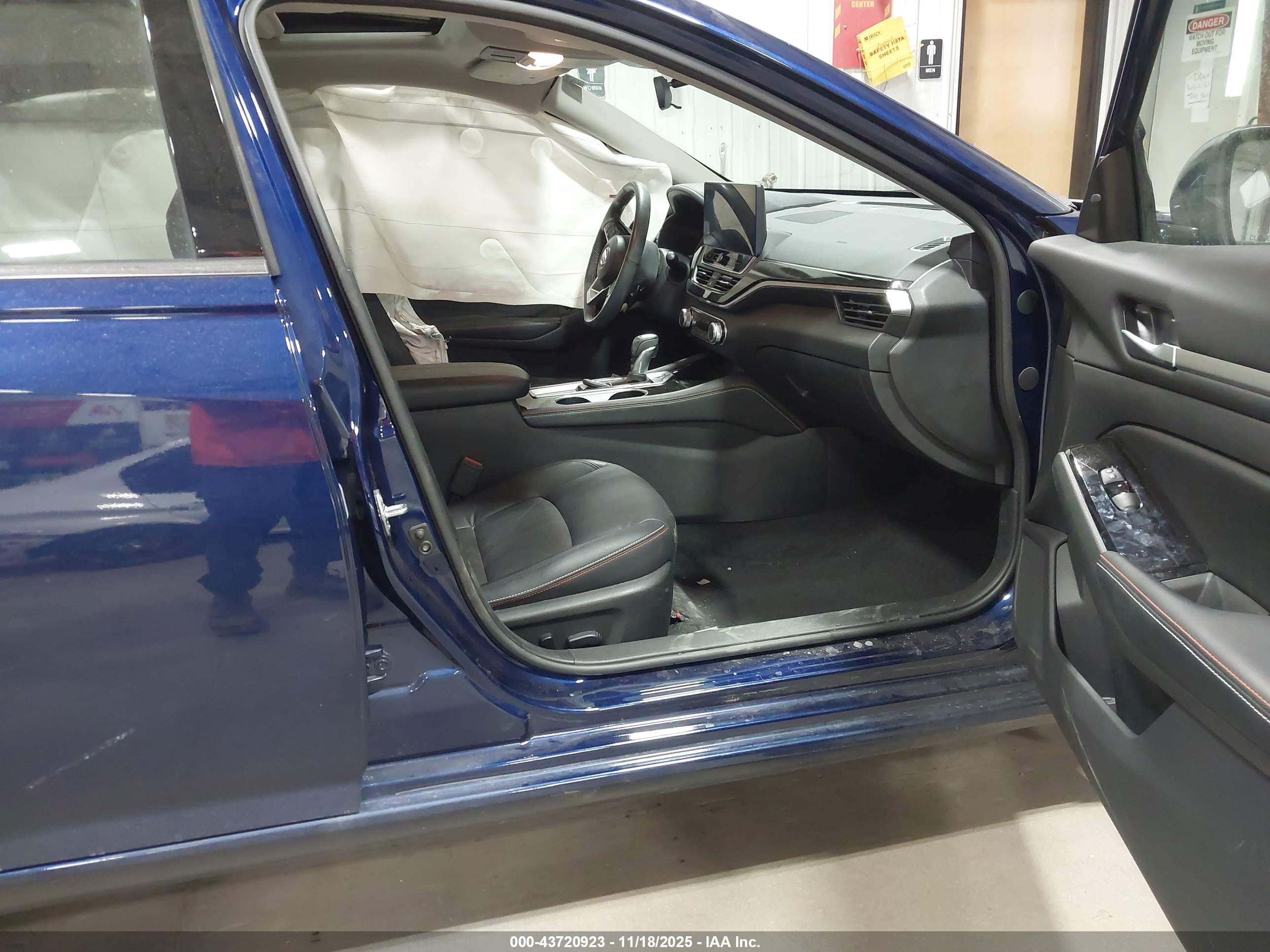 NISSAN ALTIMA image 5