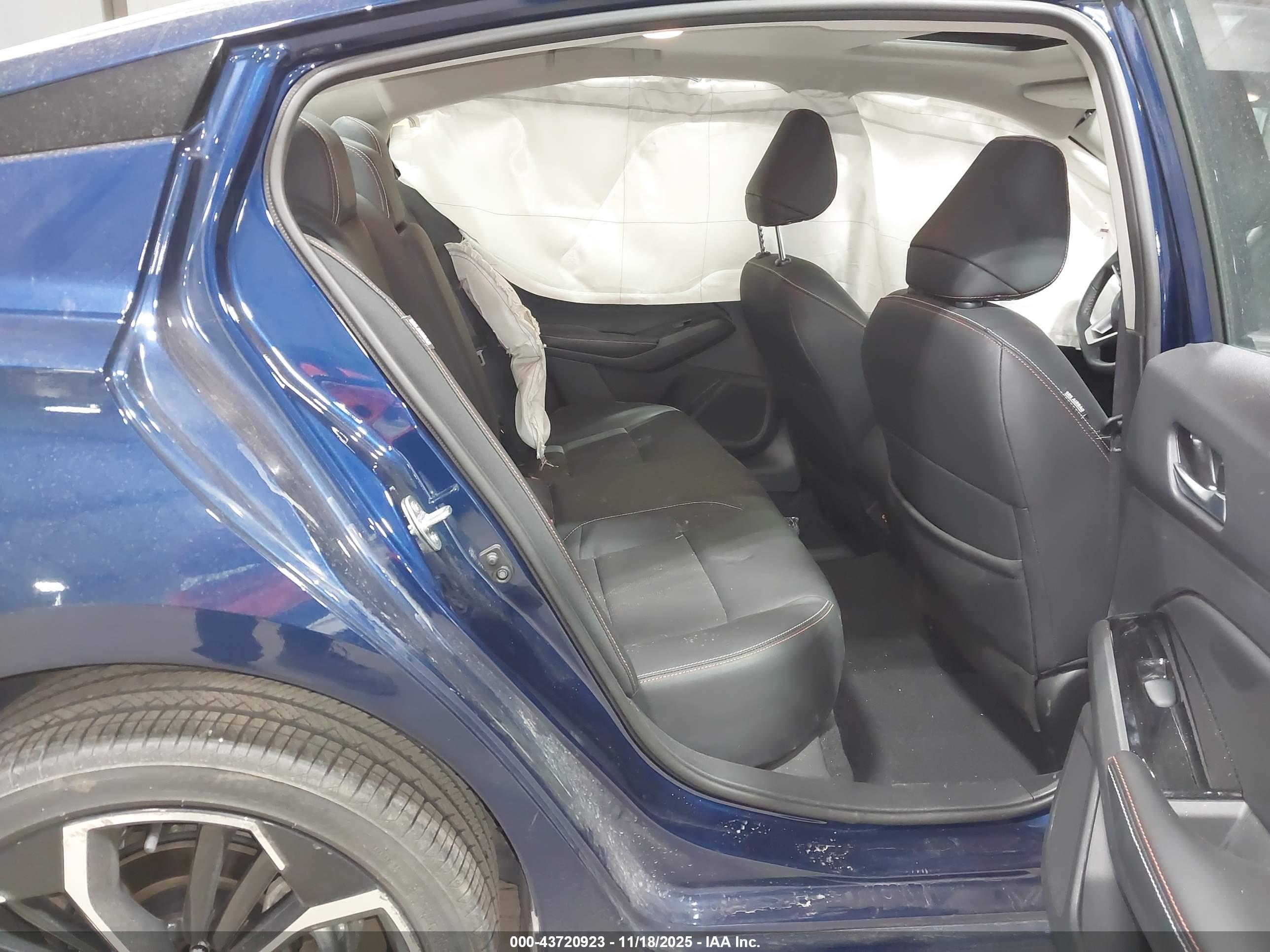 NISSAN ALTIMA image 8