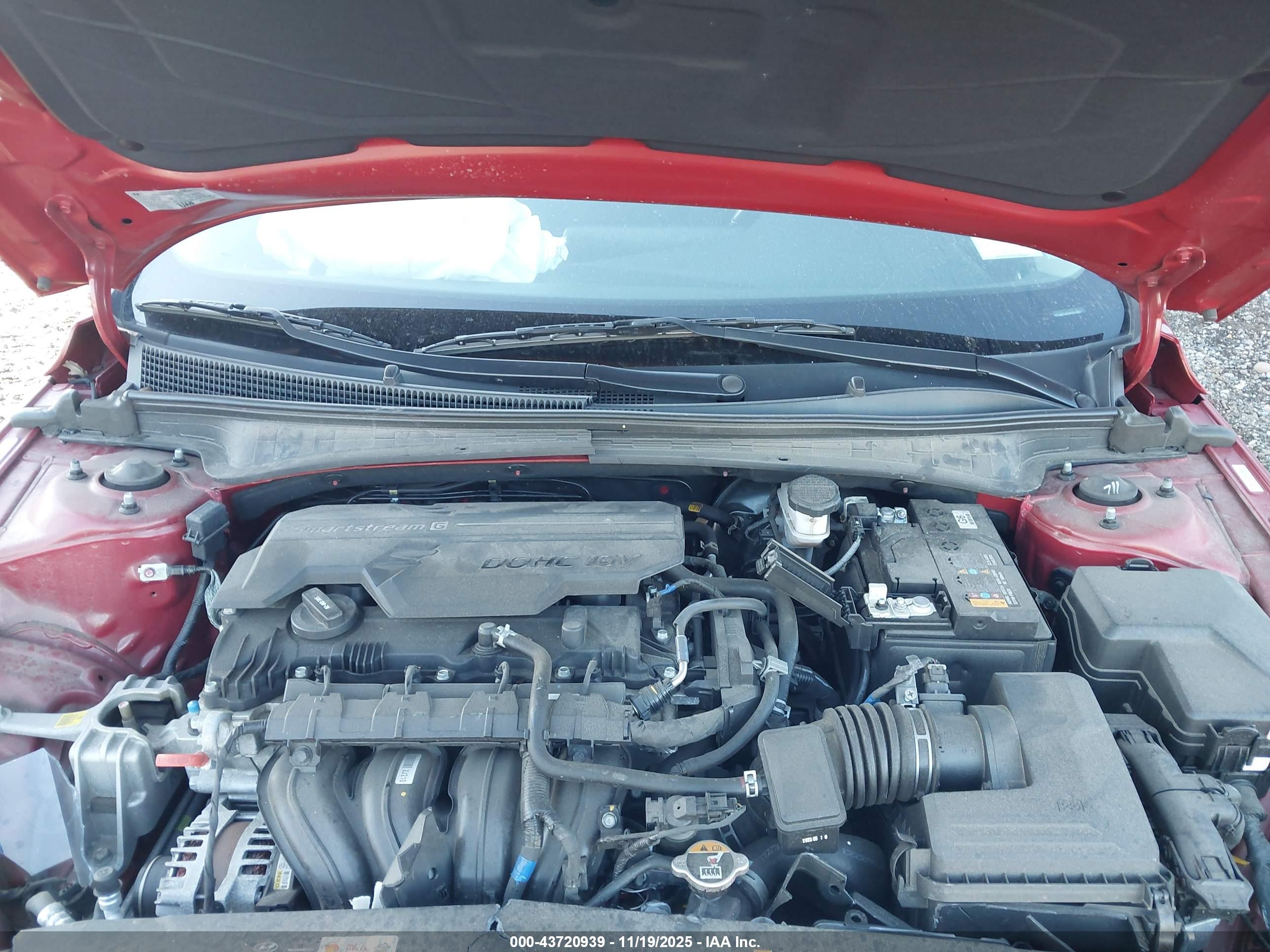 HYUNDAI ELANTRA image 10