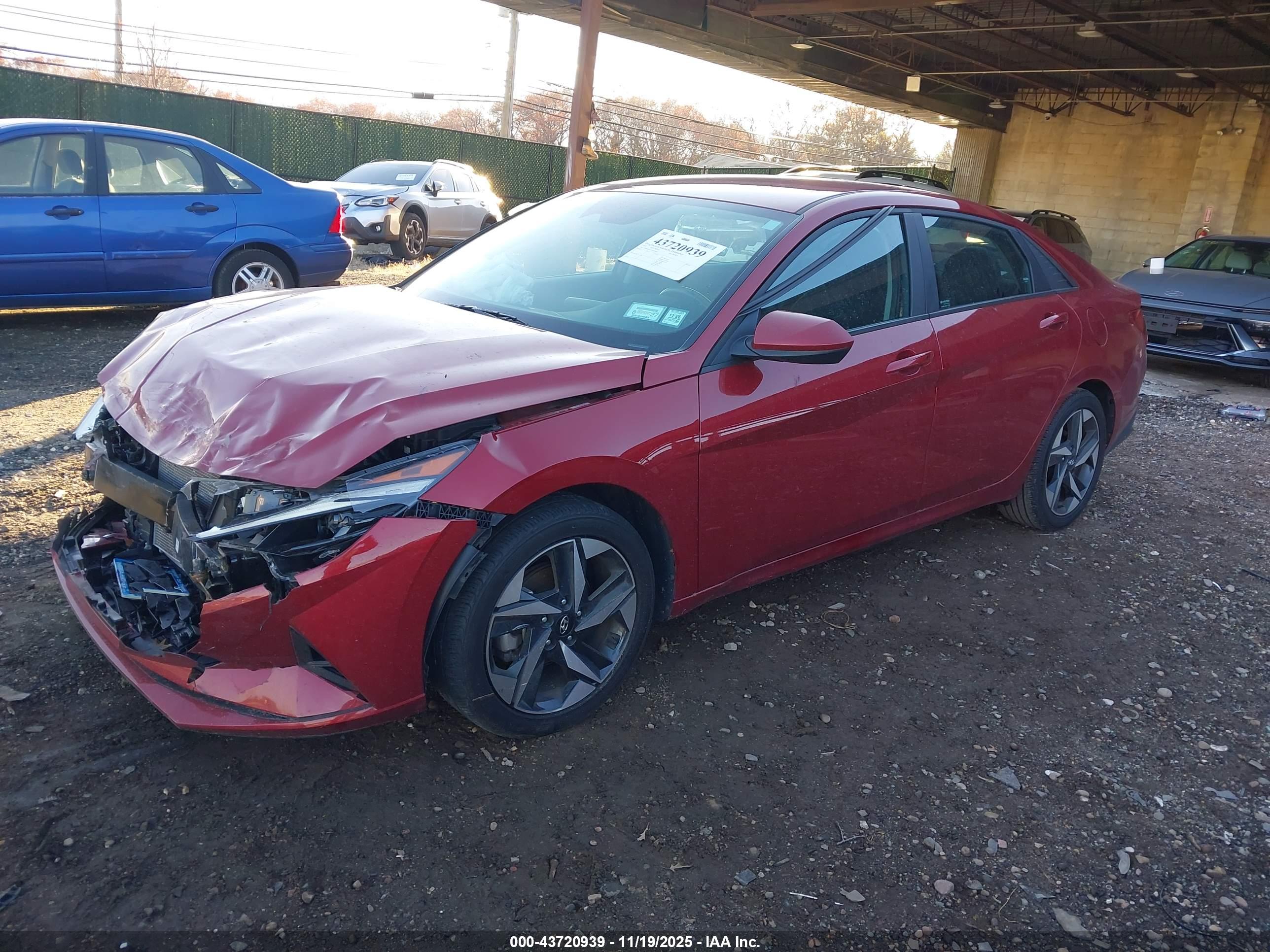 HYUNDAI ELANTRA image 2