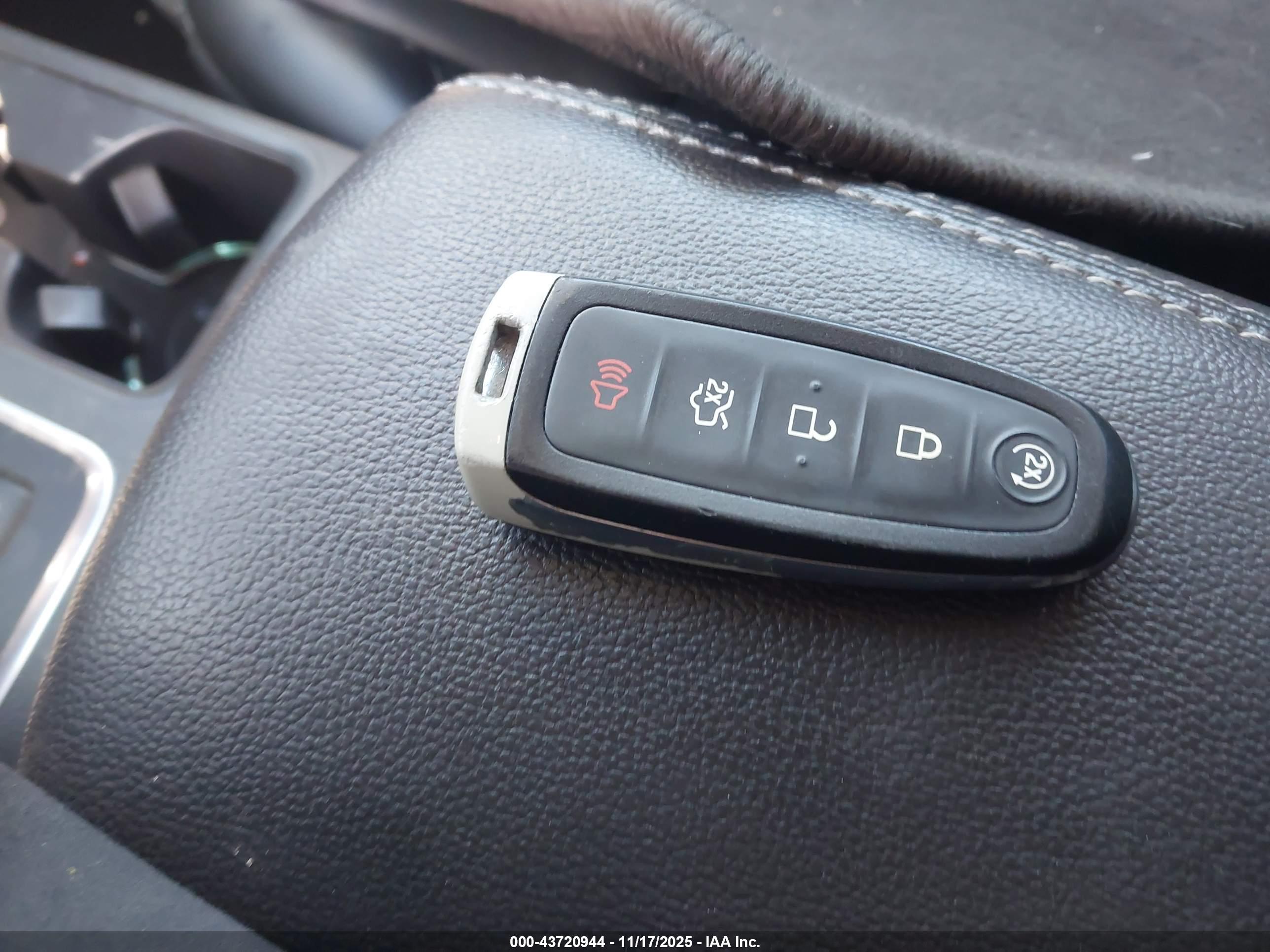 FORD ESCAPE image 11