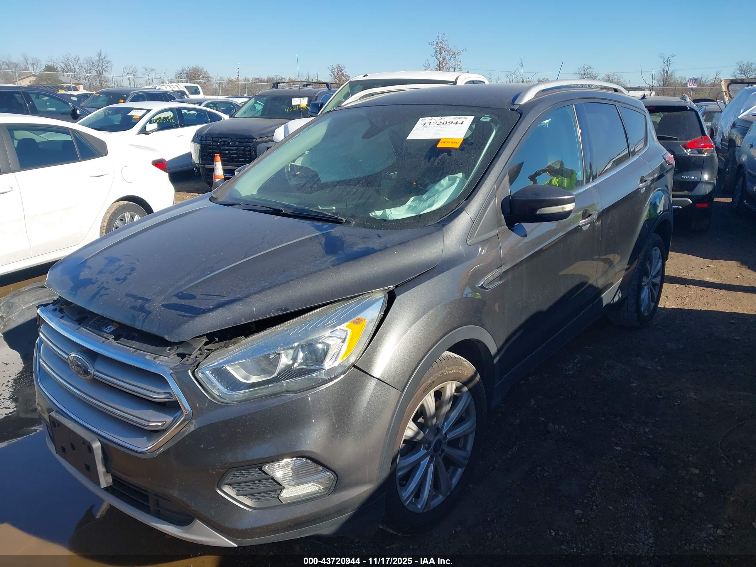 FORD ESCAPE image 2