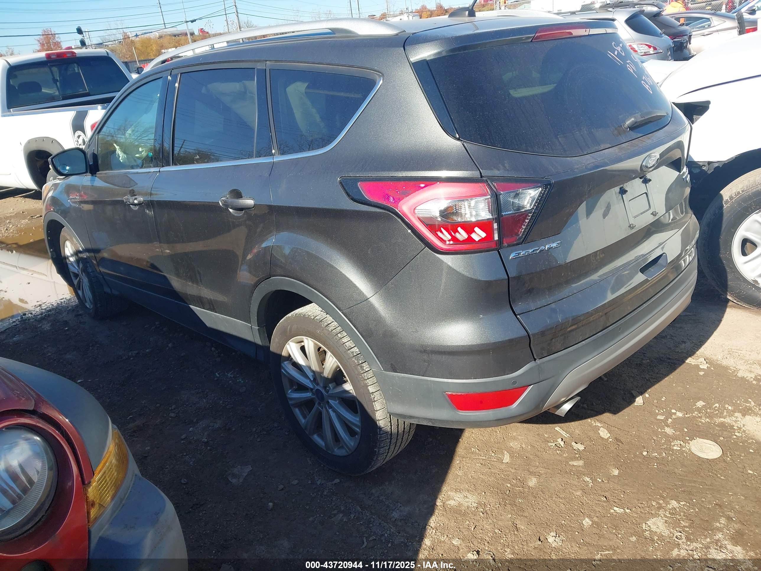 FORD ESCAPE image 3