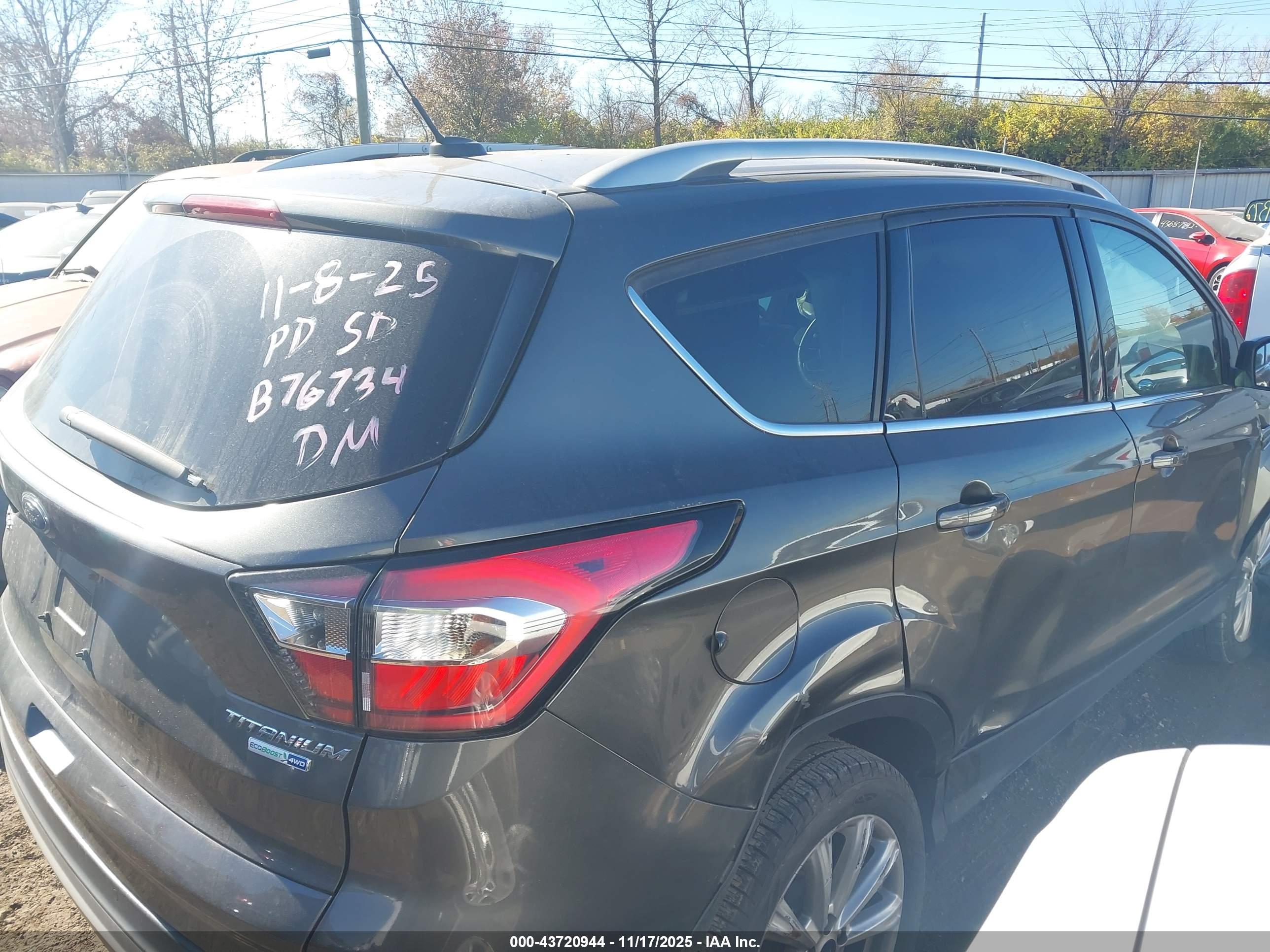 FORD ESCAPE image 4