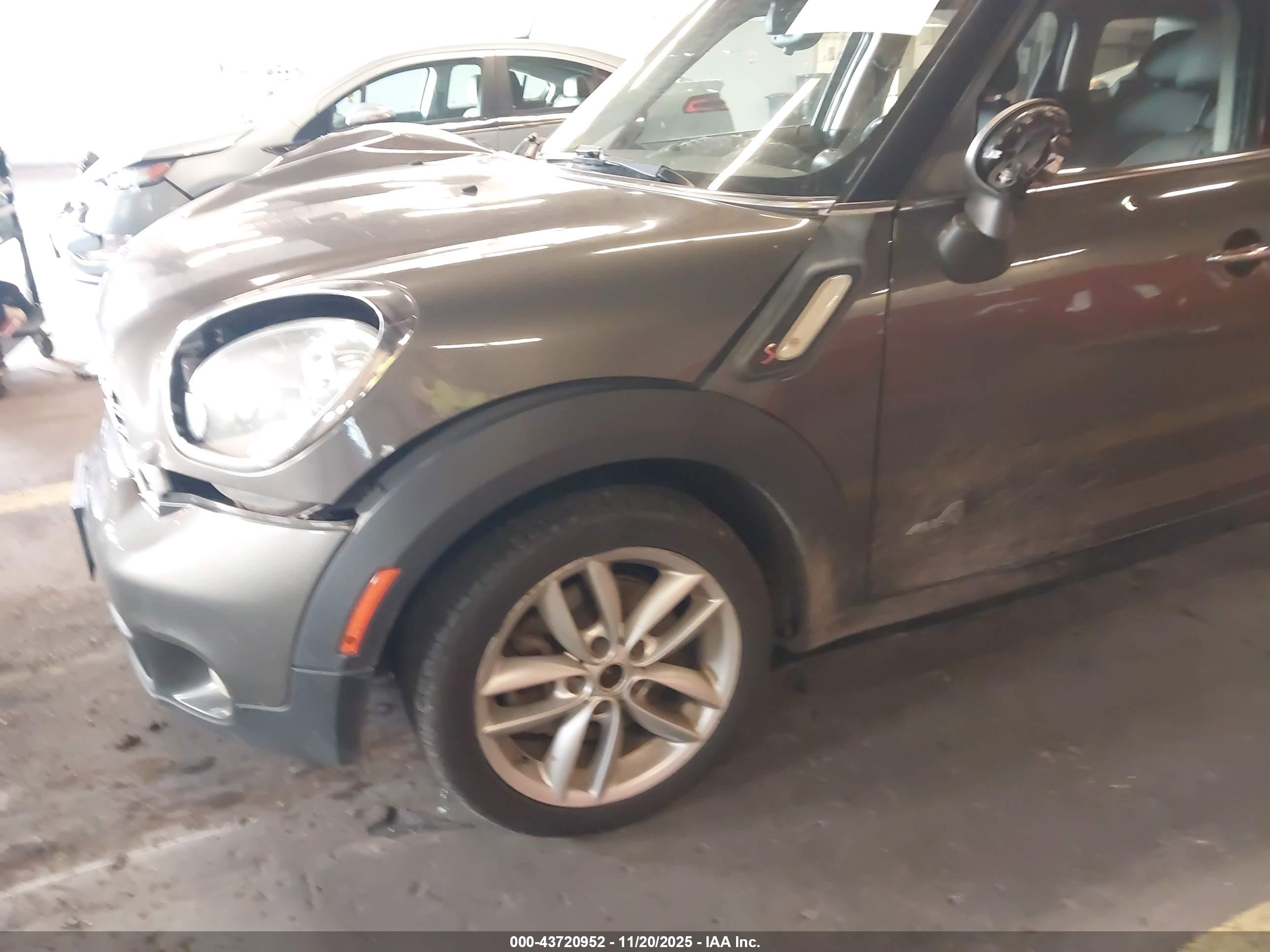 MINI COUNTRYMAN image 6