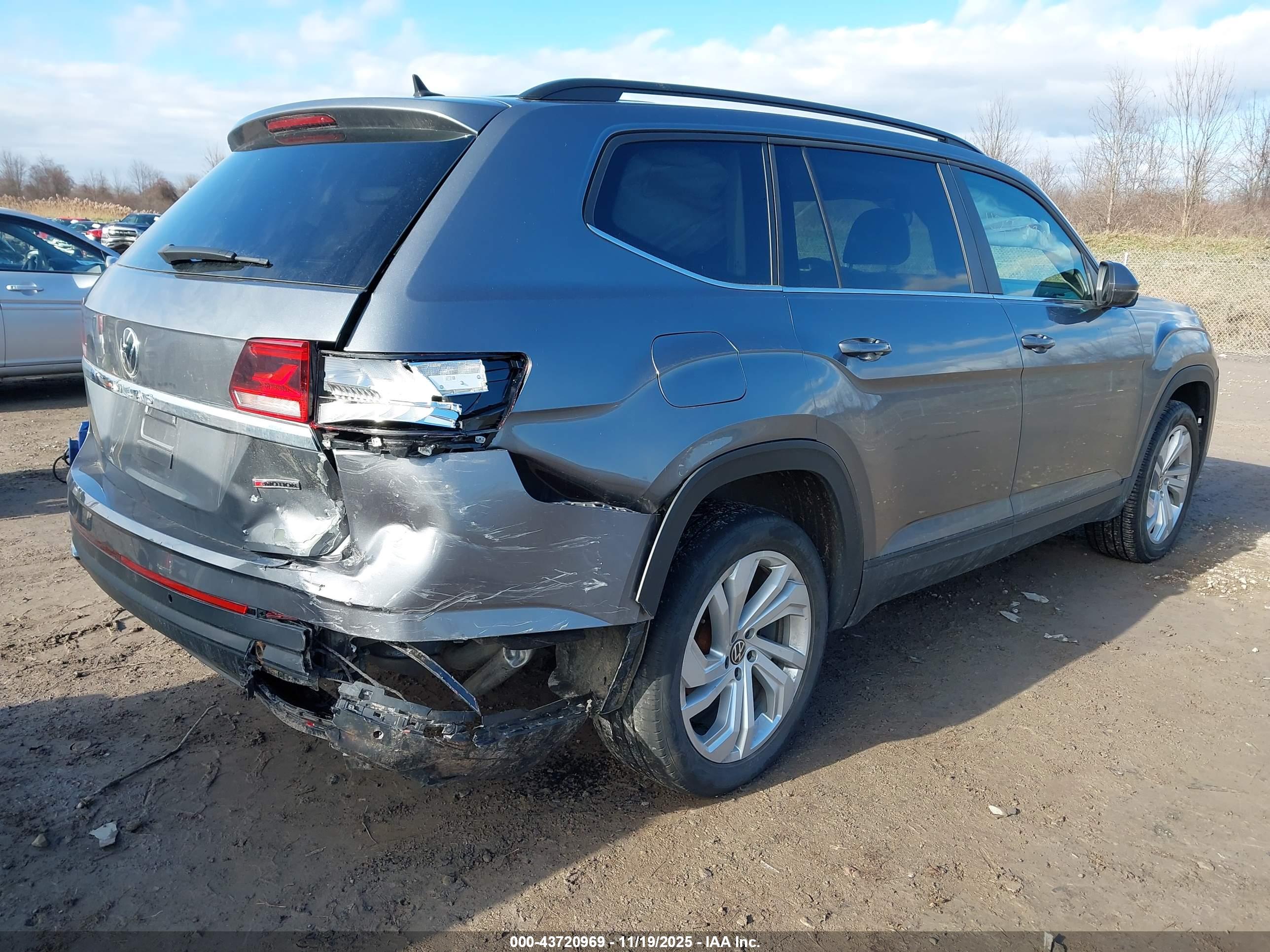 VOLKSWAGEN ATLAS image 4