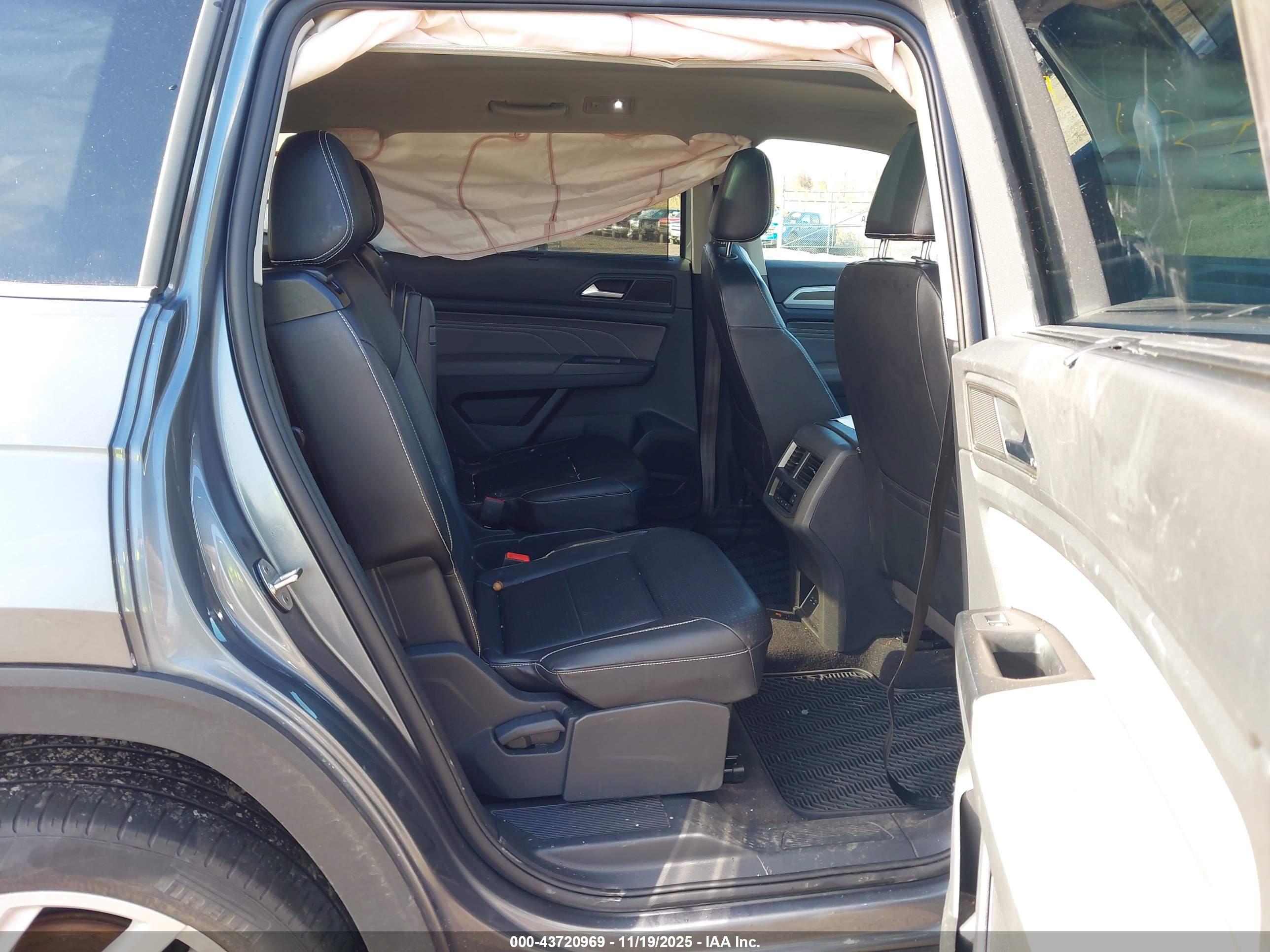 VOLKSWAGEN ATLAS image 8