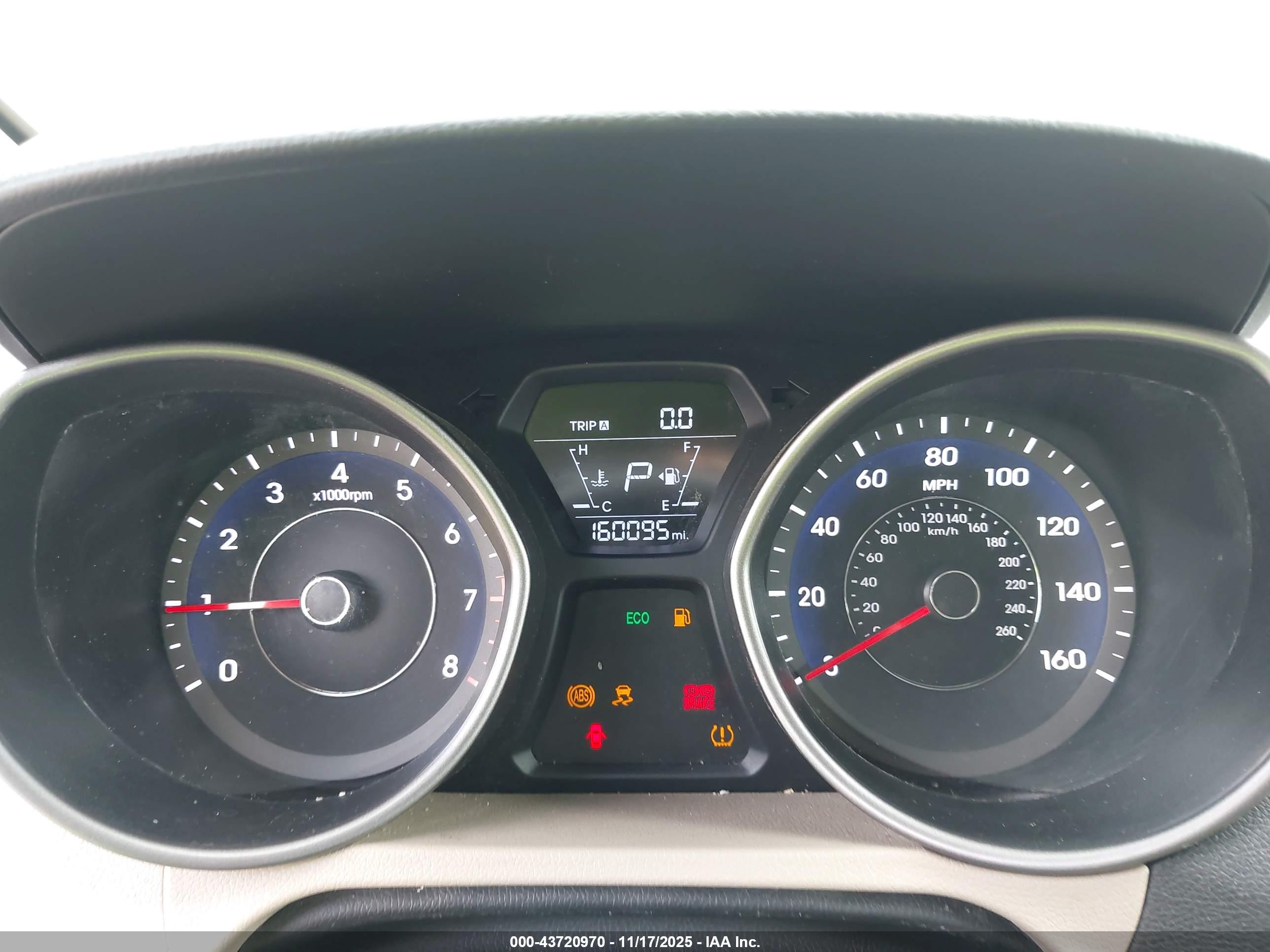 HYUNDAI ELANTRA image 7