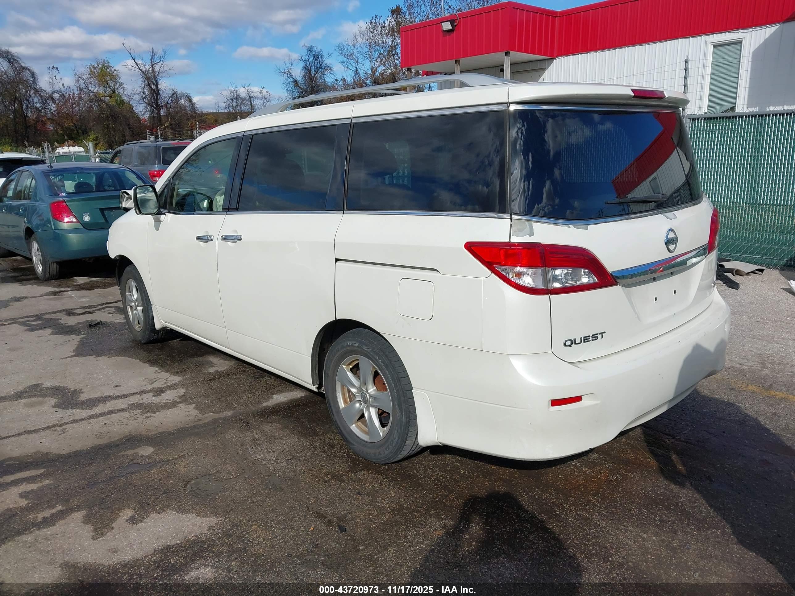 NISSAN QUEST image 3