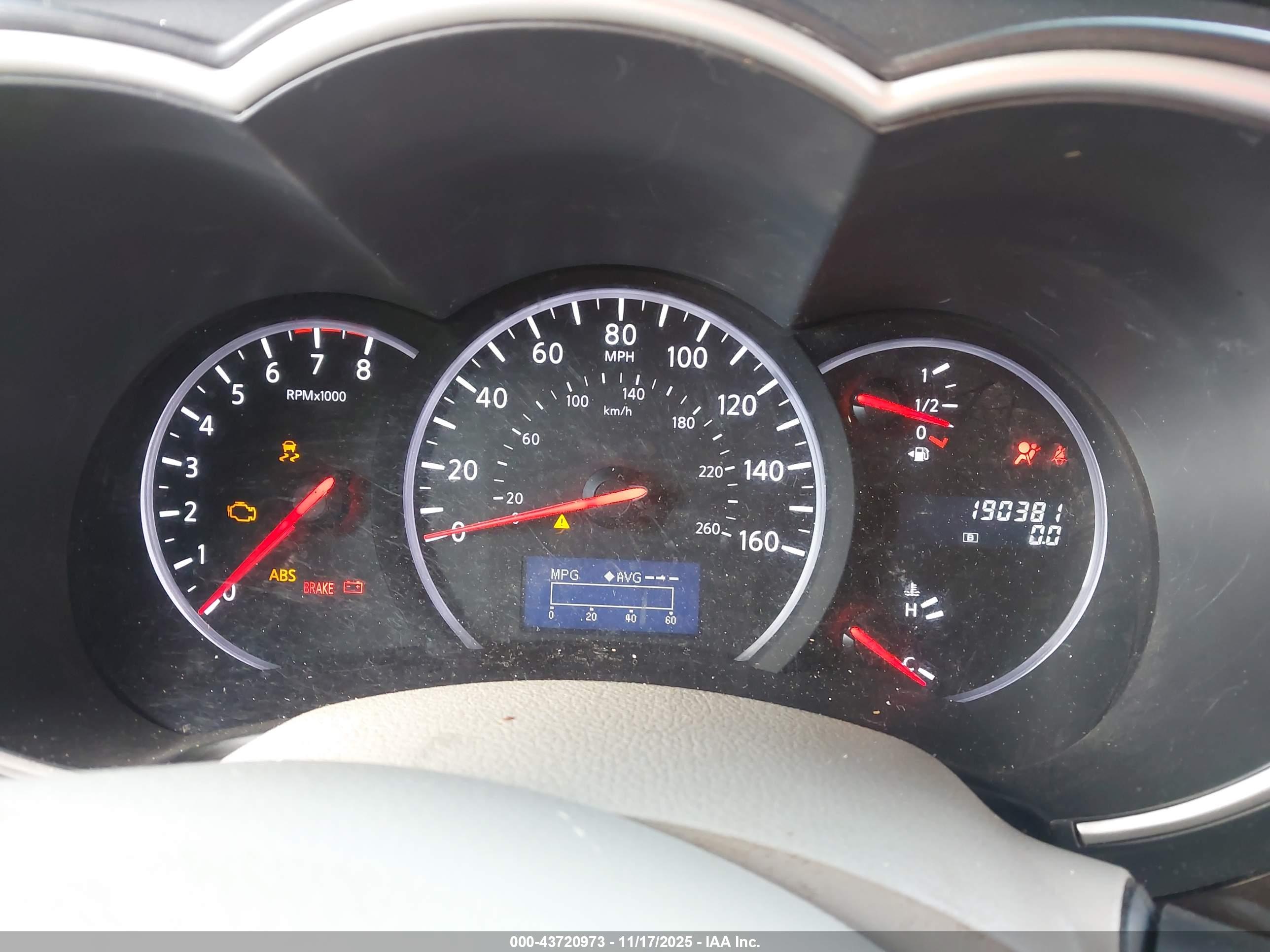 NISSAN QUEST image 7