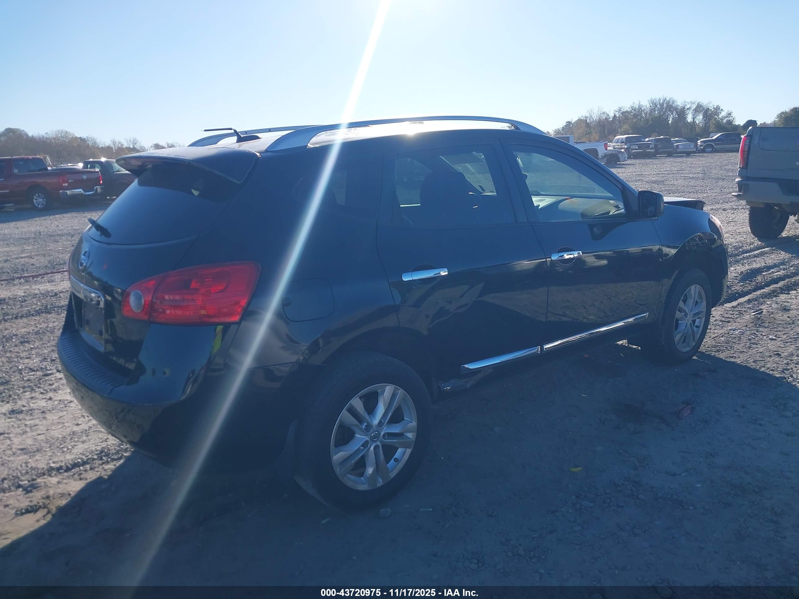 NISSAN ROGUE image 4