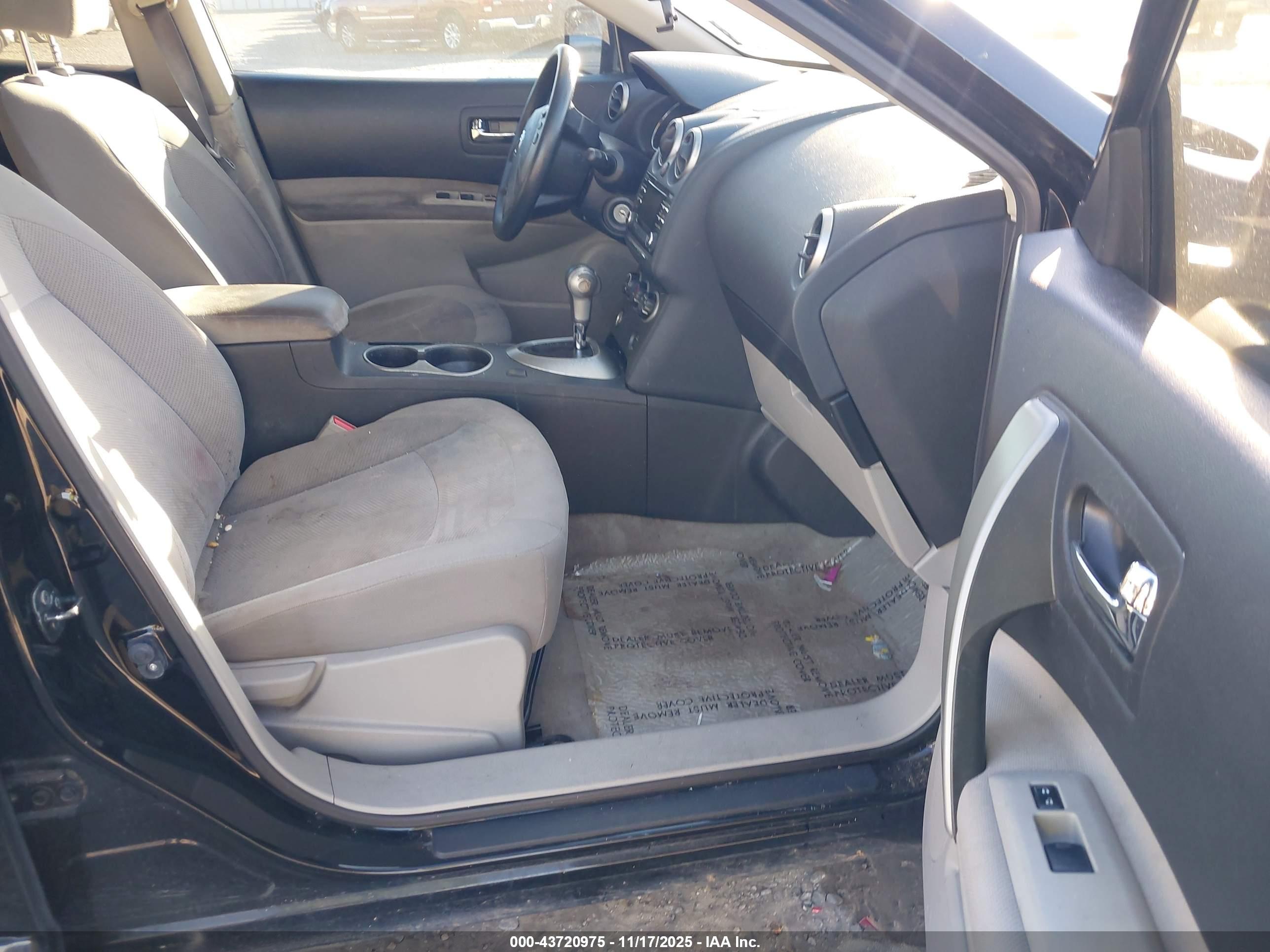 NISSAN ROGUE image 5