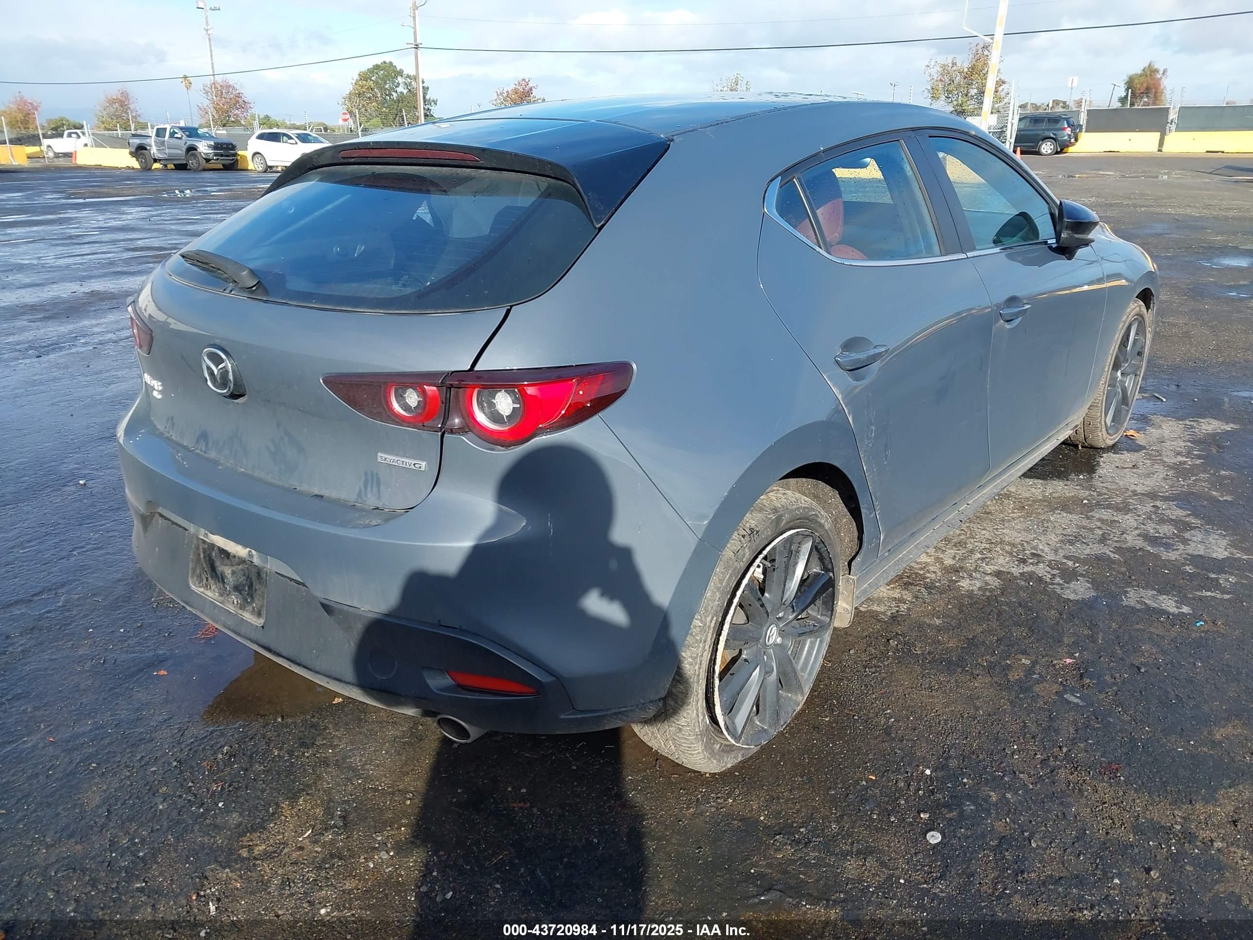 MAZDA MAZDA3 image 4