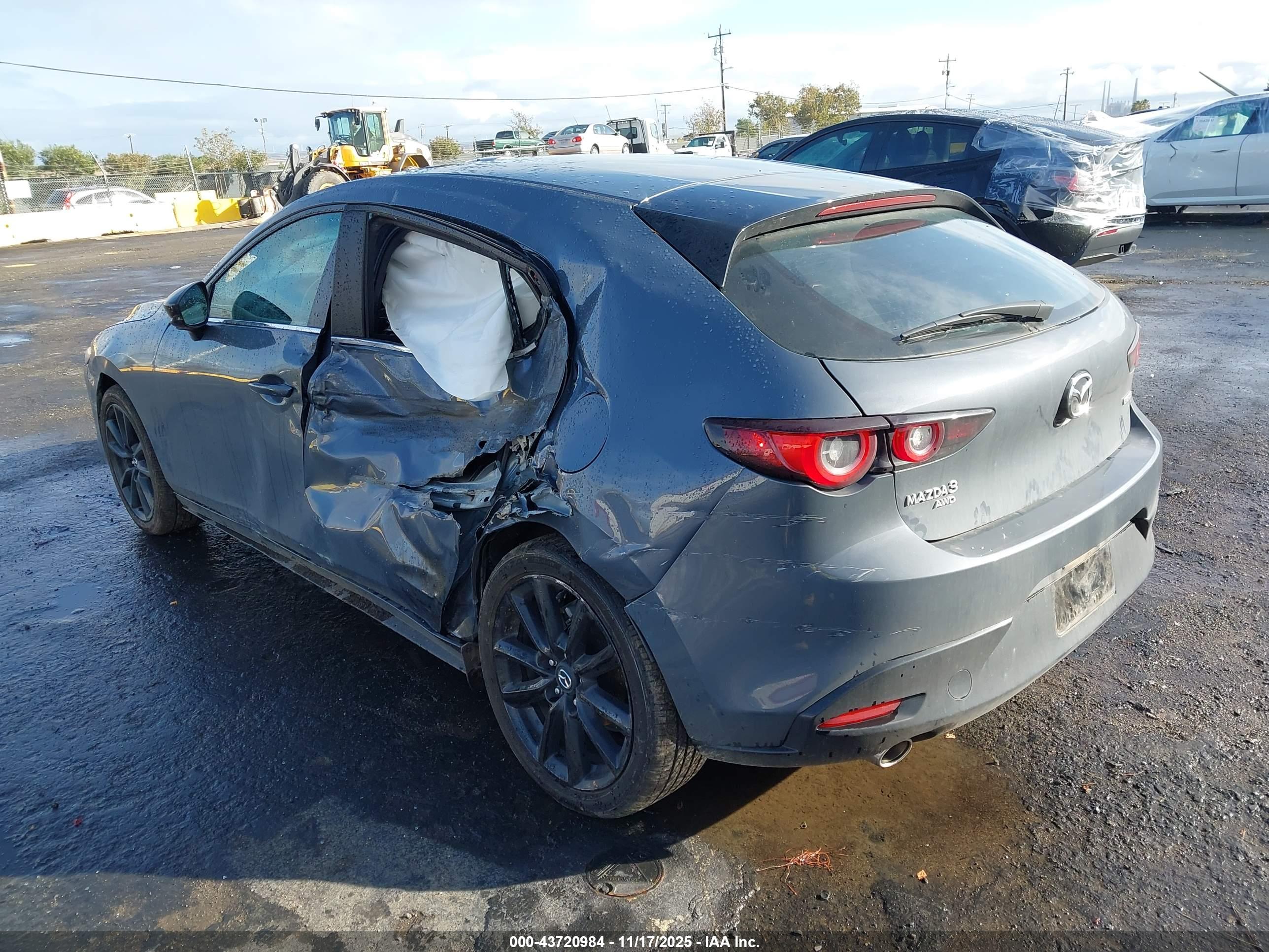 MAZDA MAZDA3 image 6
