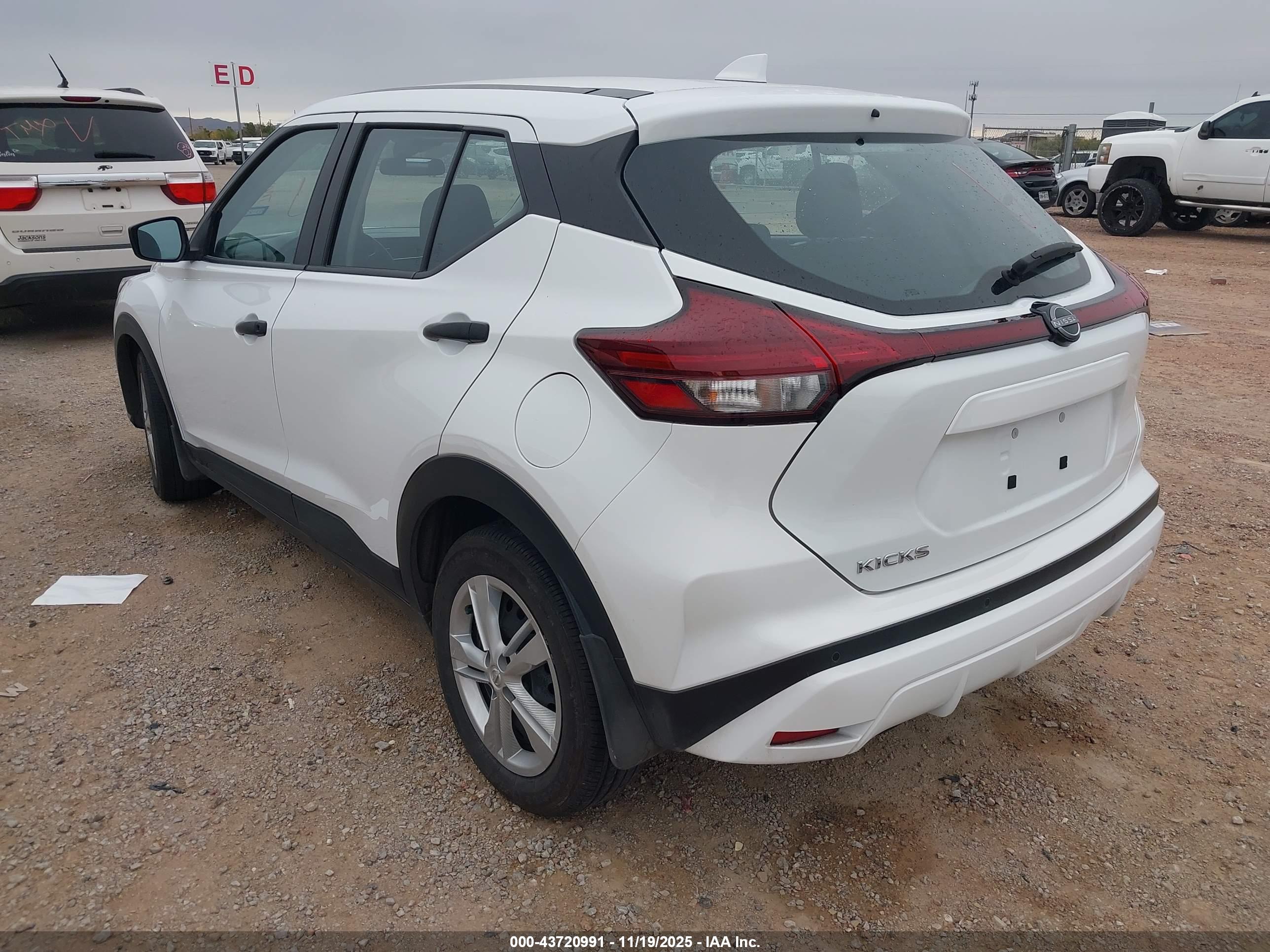 NISSAN KICKS image 3
