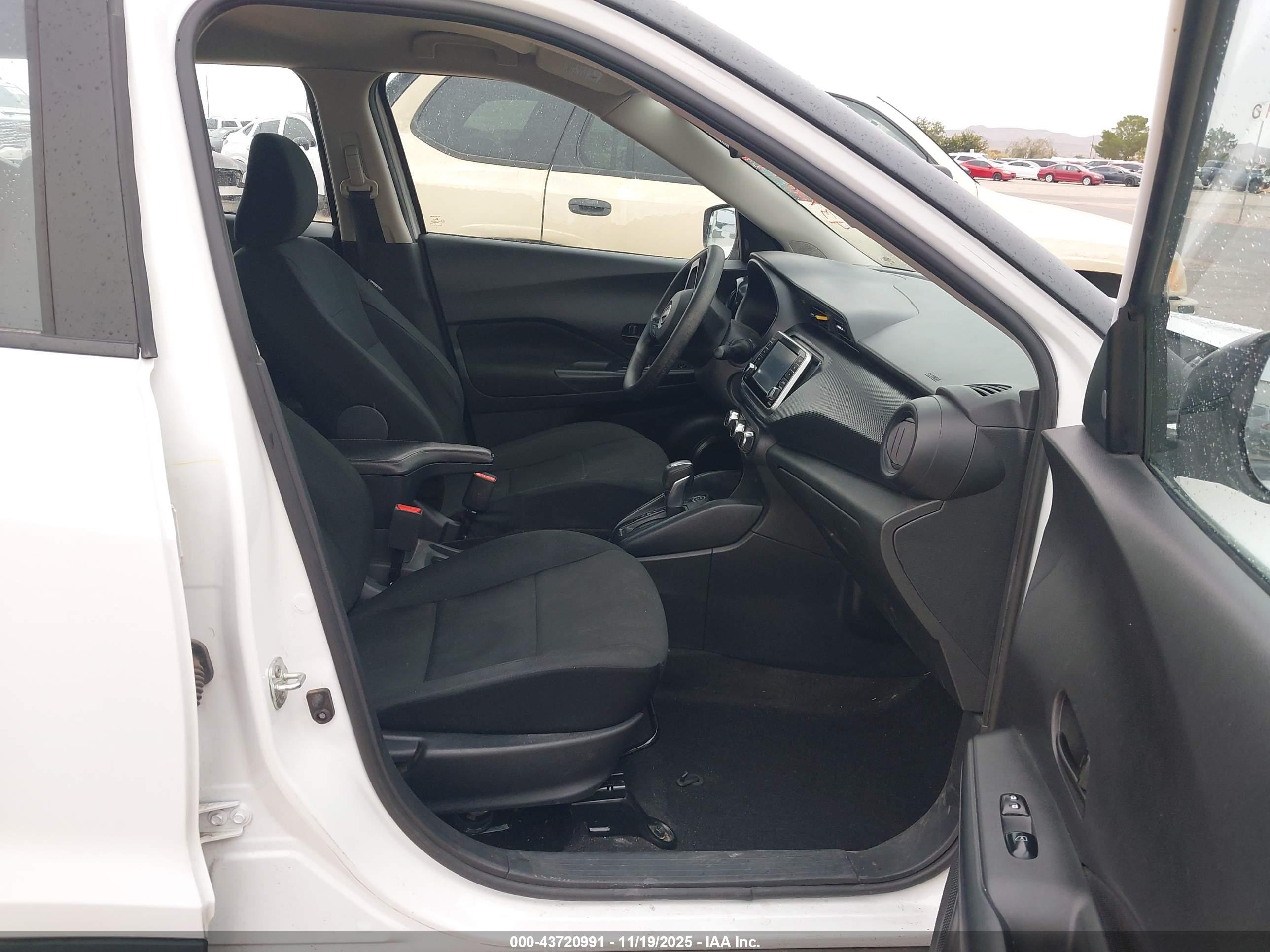 NISSAN KICKS image 5