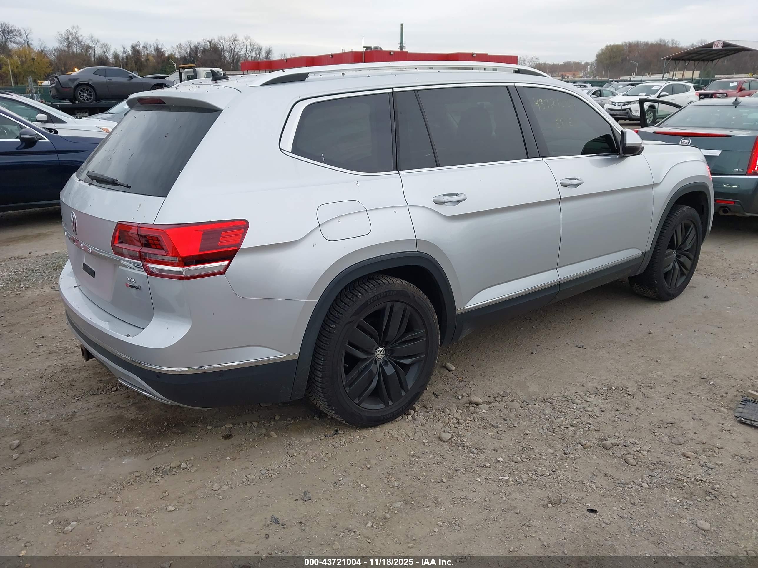 VOLKSWAGEN ATLAS image 4
