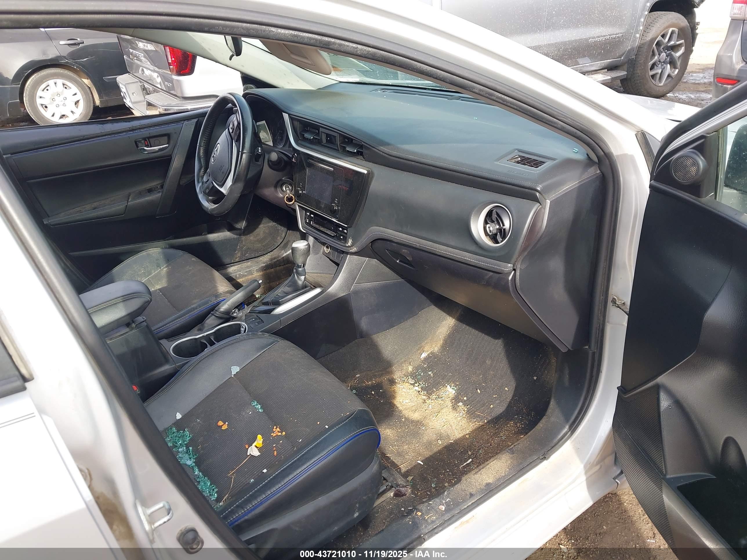 TOYOTA COROLLA image 5