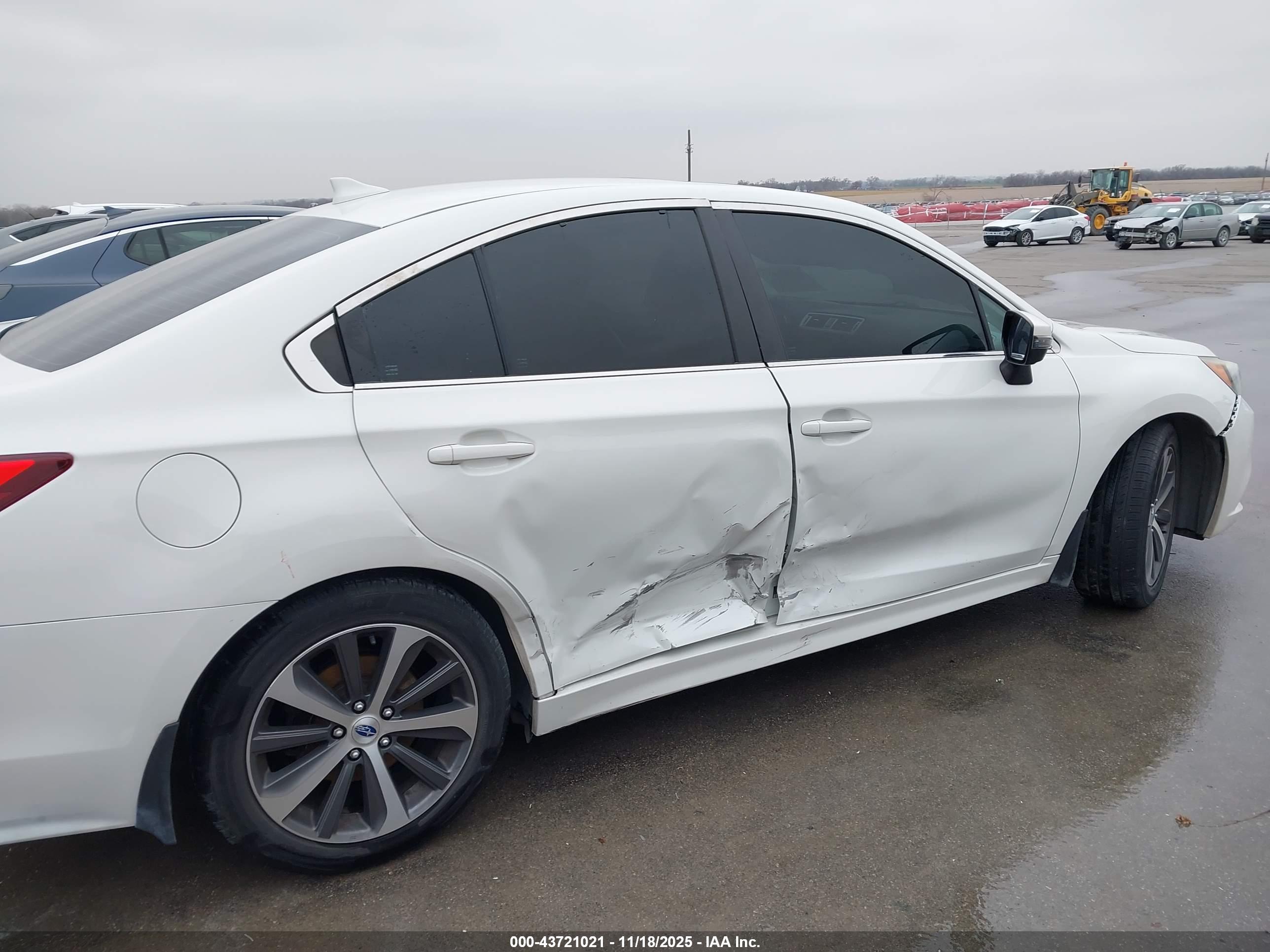 SUBARU LEGACY image 6