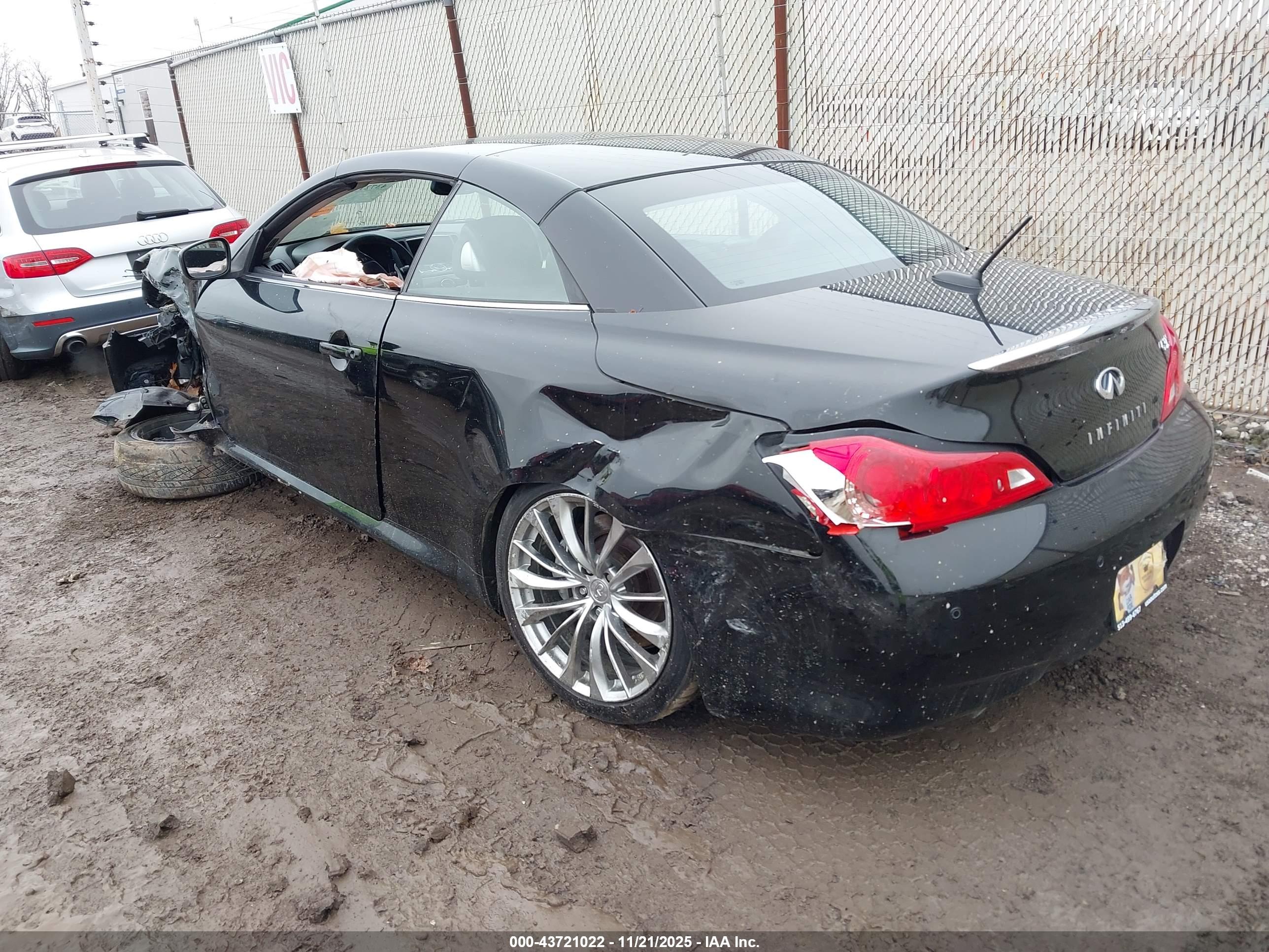 INFINITI G37 image 3