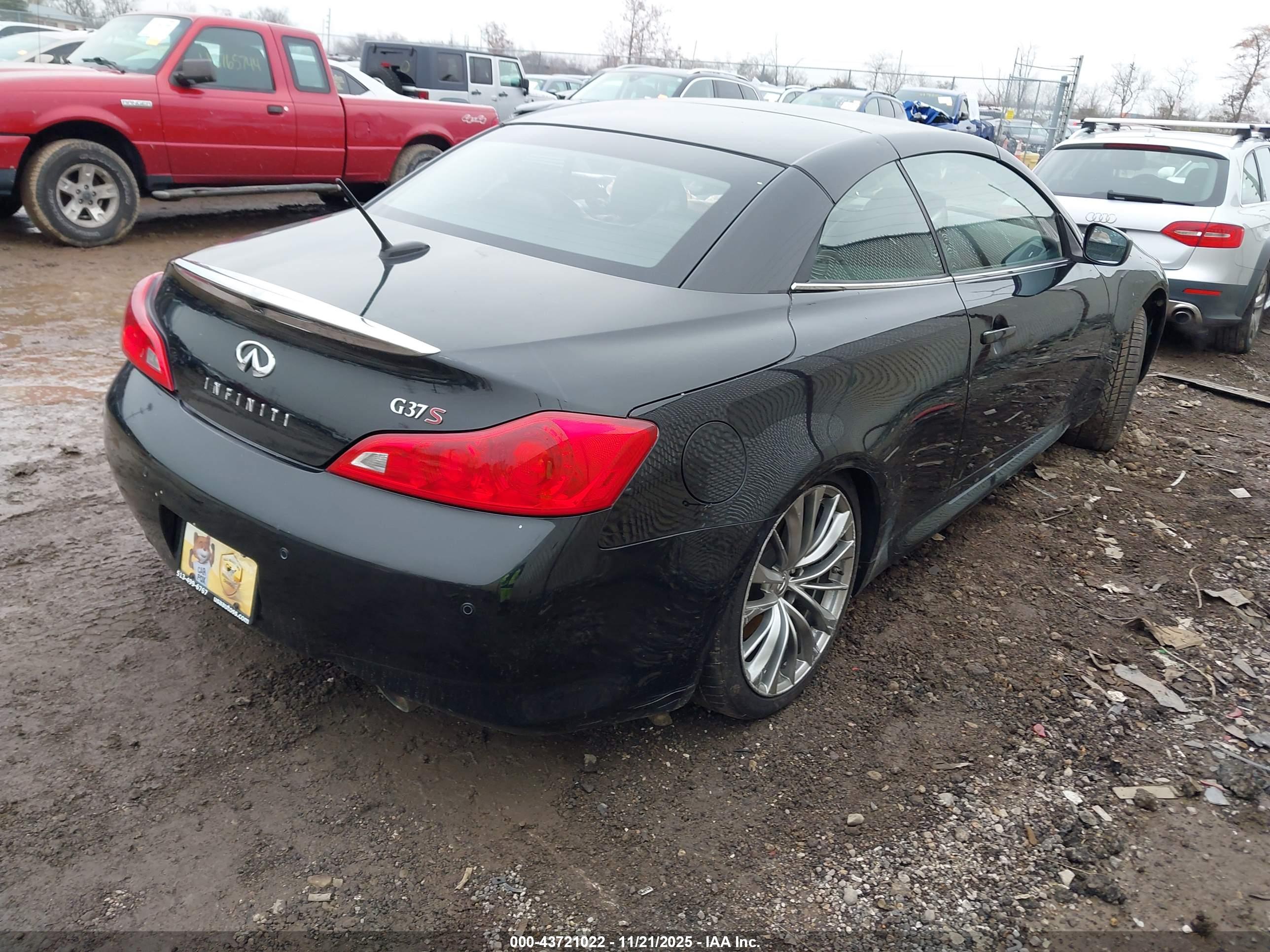 INFINITI G37 image 4