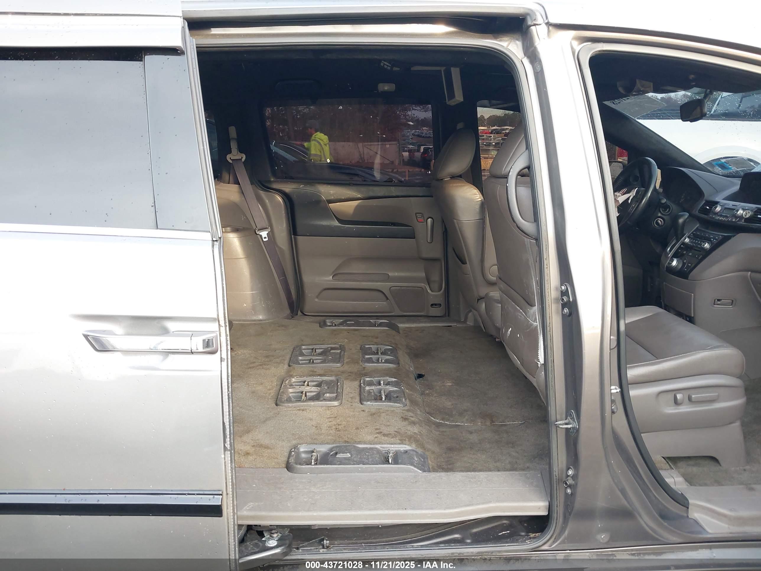 HONDA ODYSSEY image 8