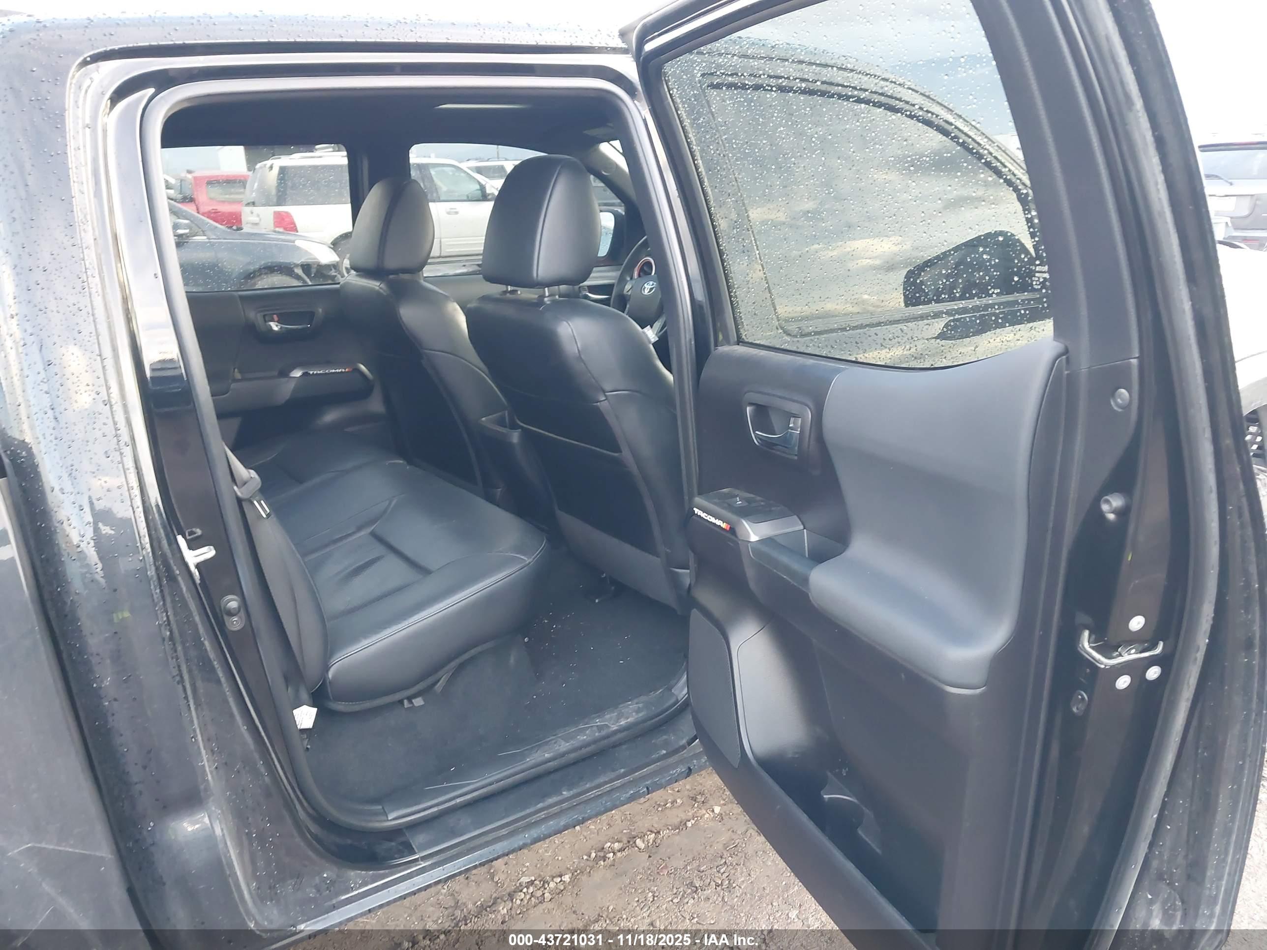 TOYOTA TACOMA image 8