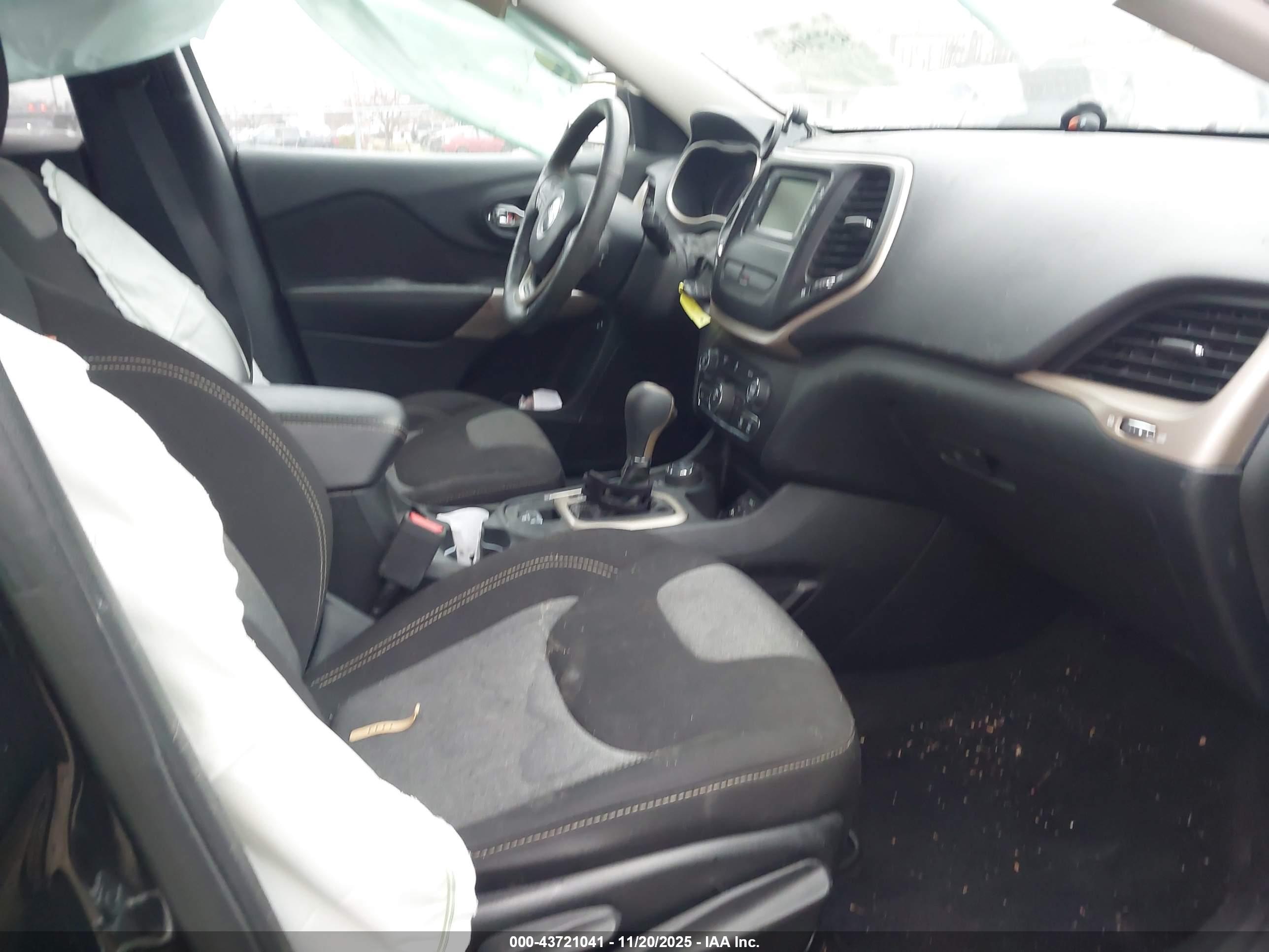 JEEP CHEROKEE image 5