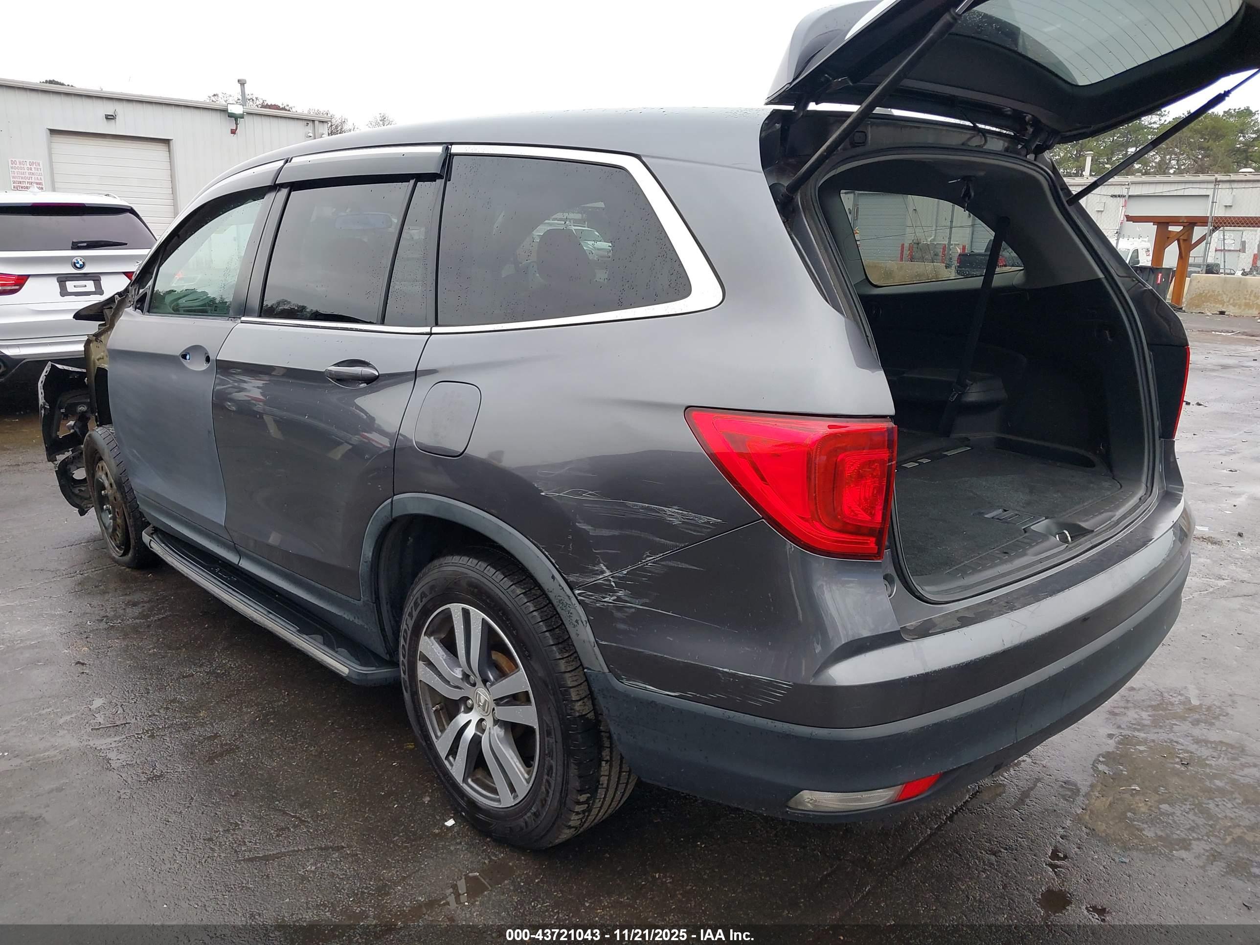 HONDA PILOT image 3
