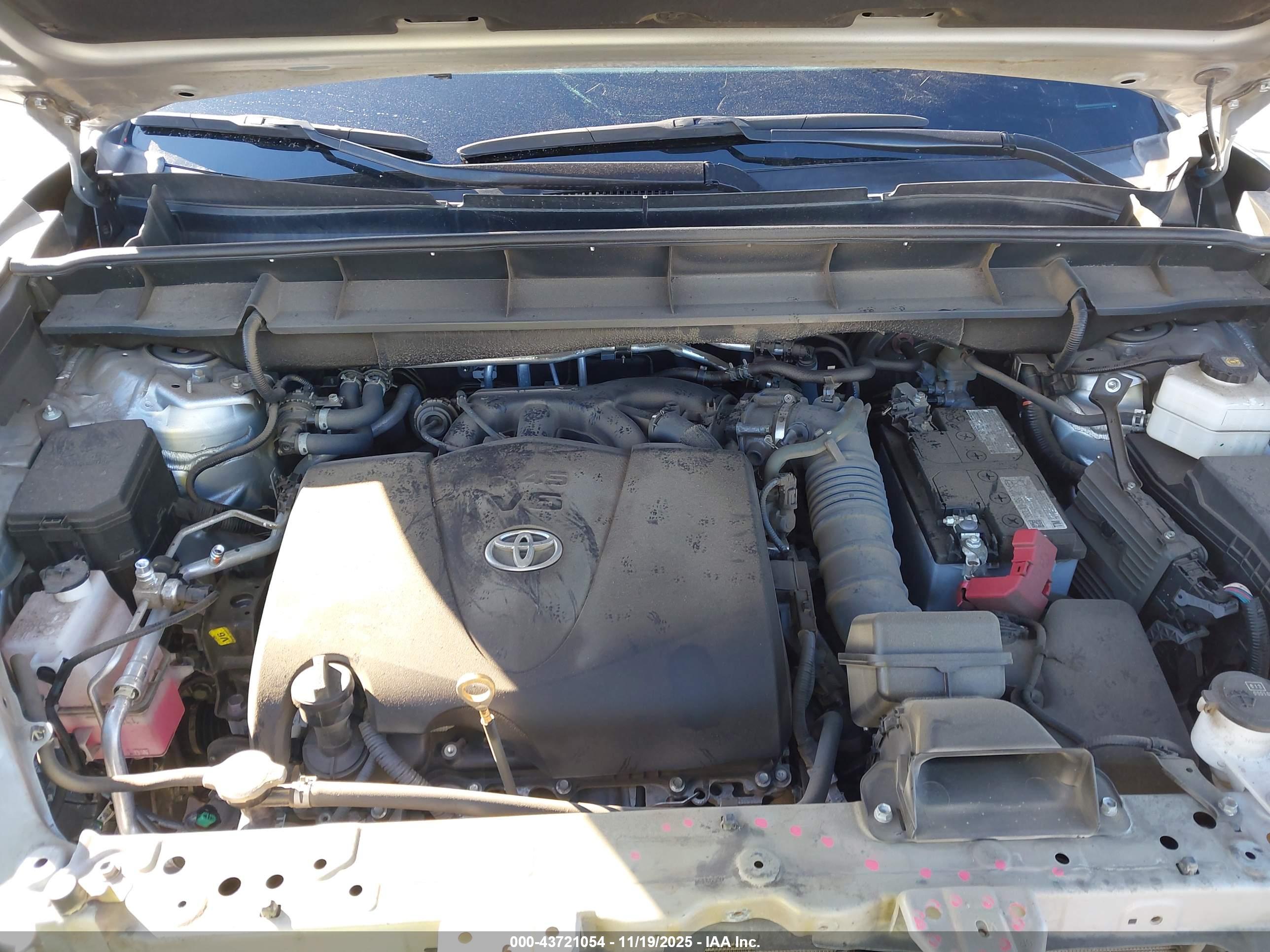 TOYOTA HIGHLANDER image 10