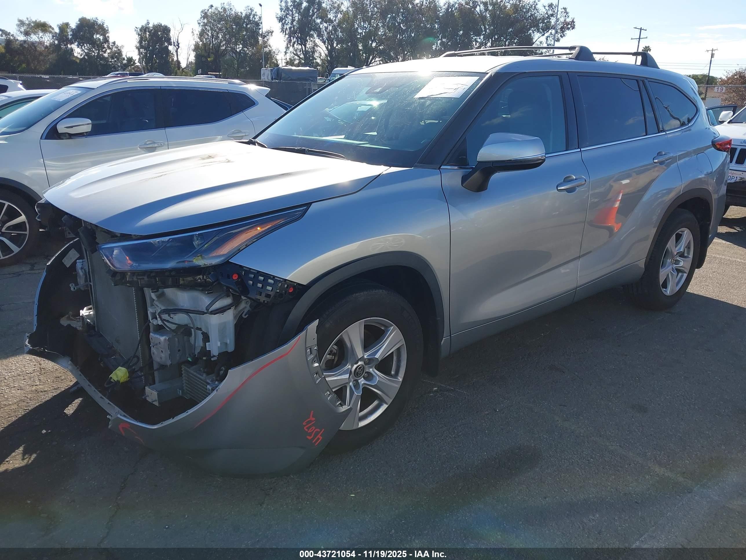 TOYOTA HIGHLANDER image 2