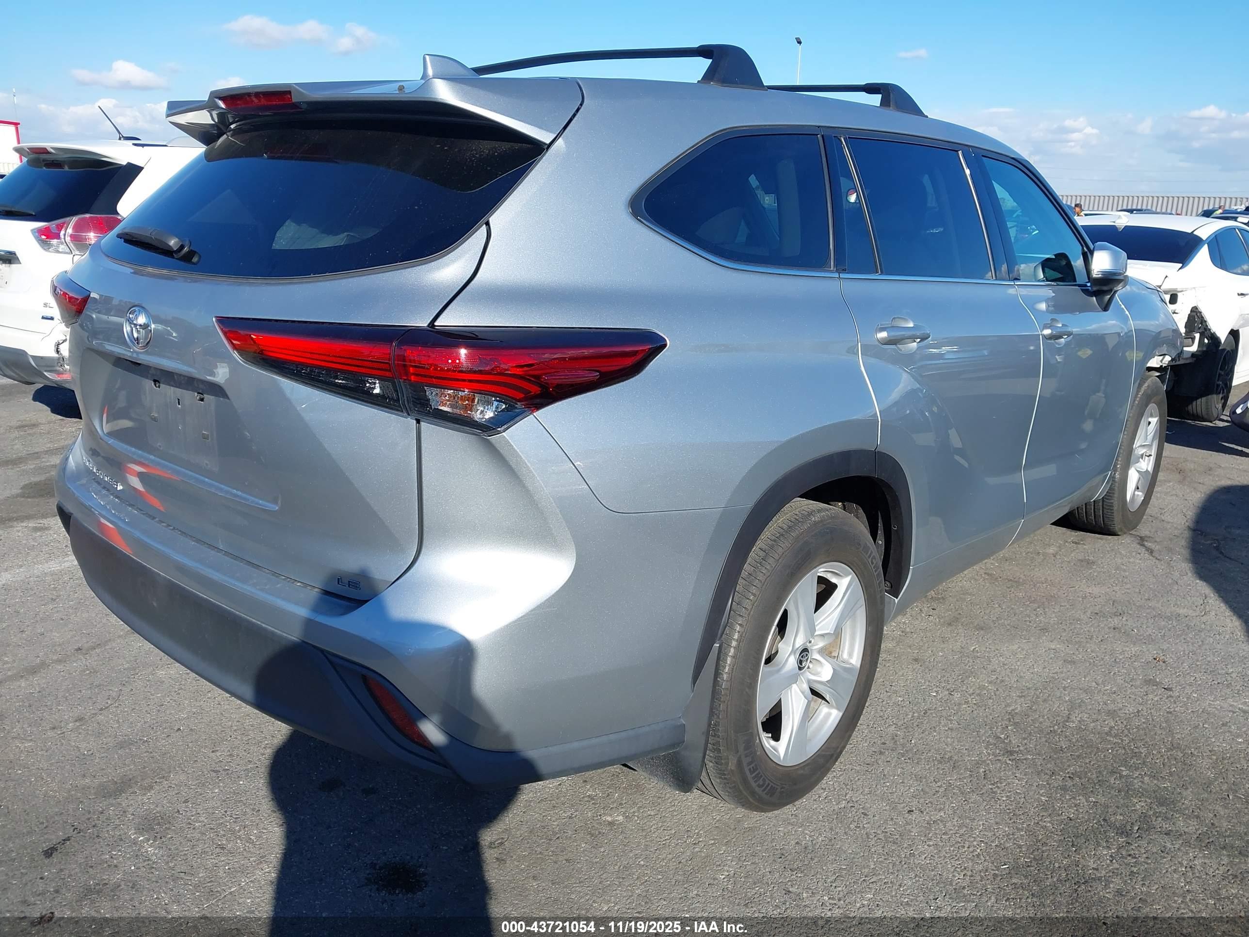TOYOTA HIGHLANDER image 4
