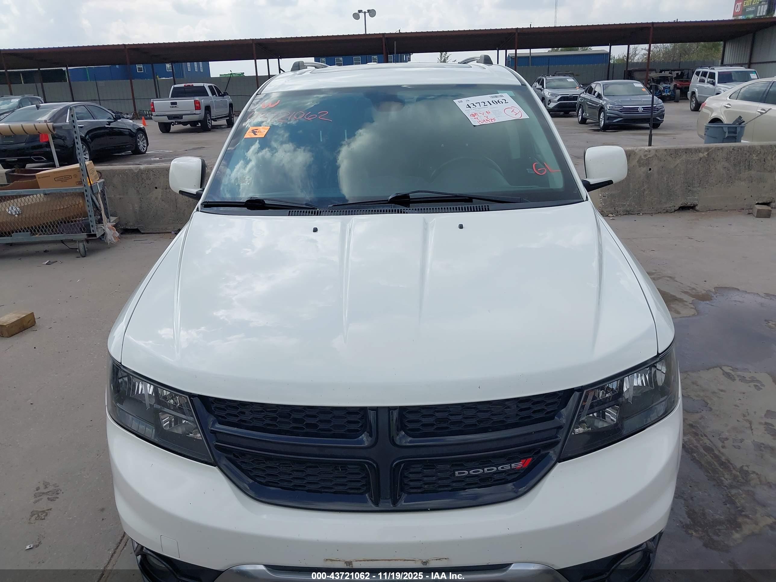 DODGE JOURNEY image 6