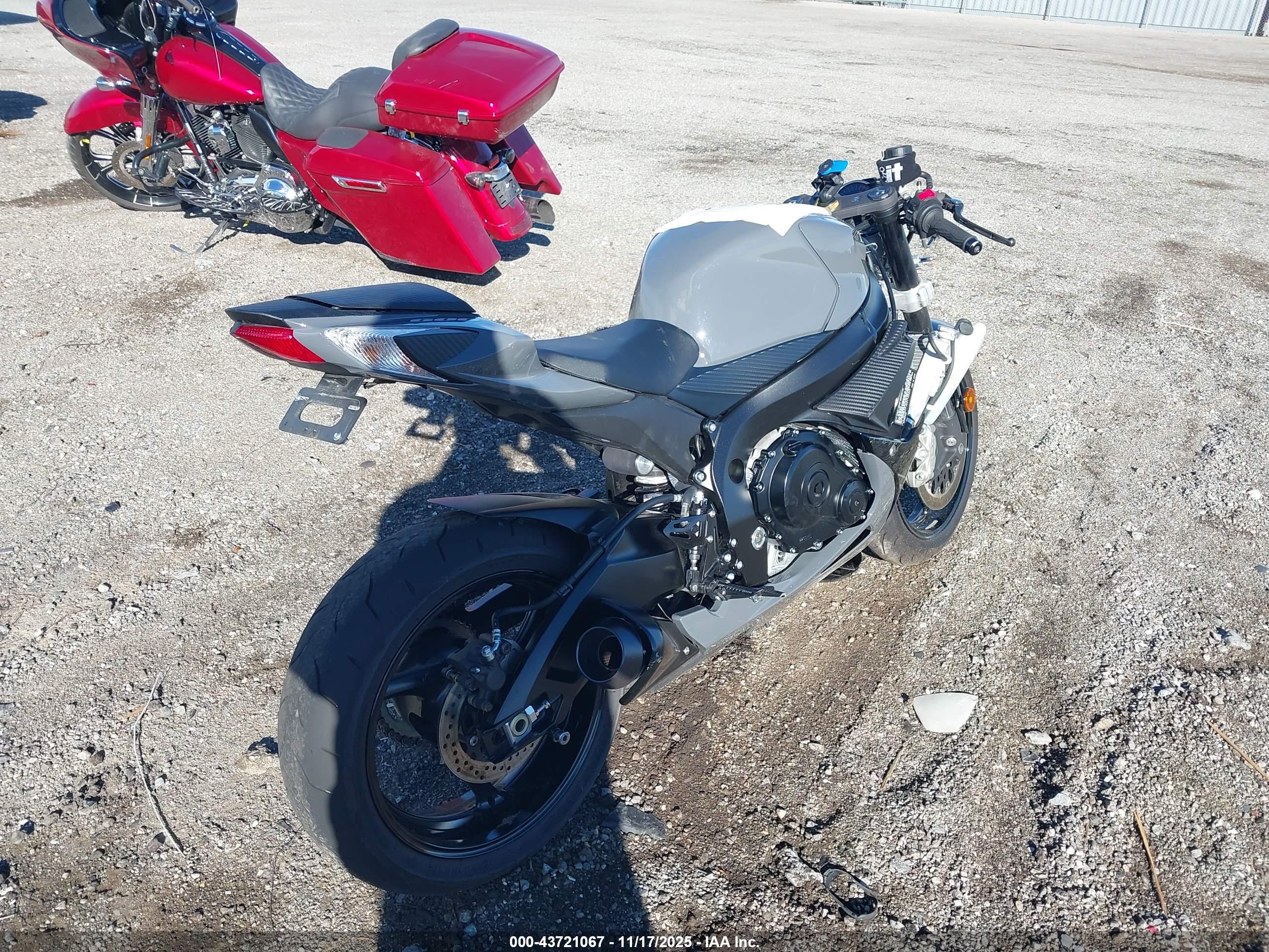 SUZUKI GSX-R600 image 4