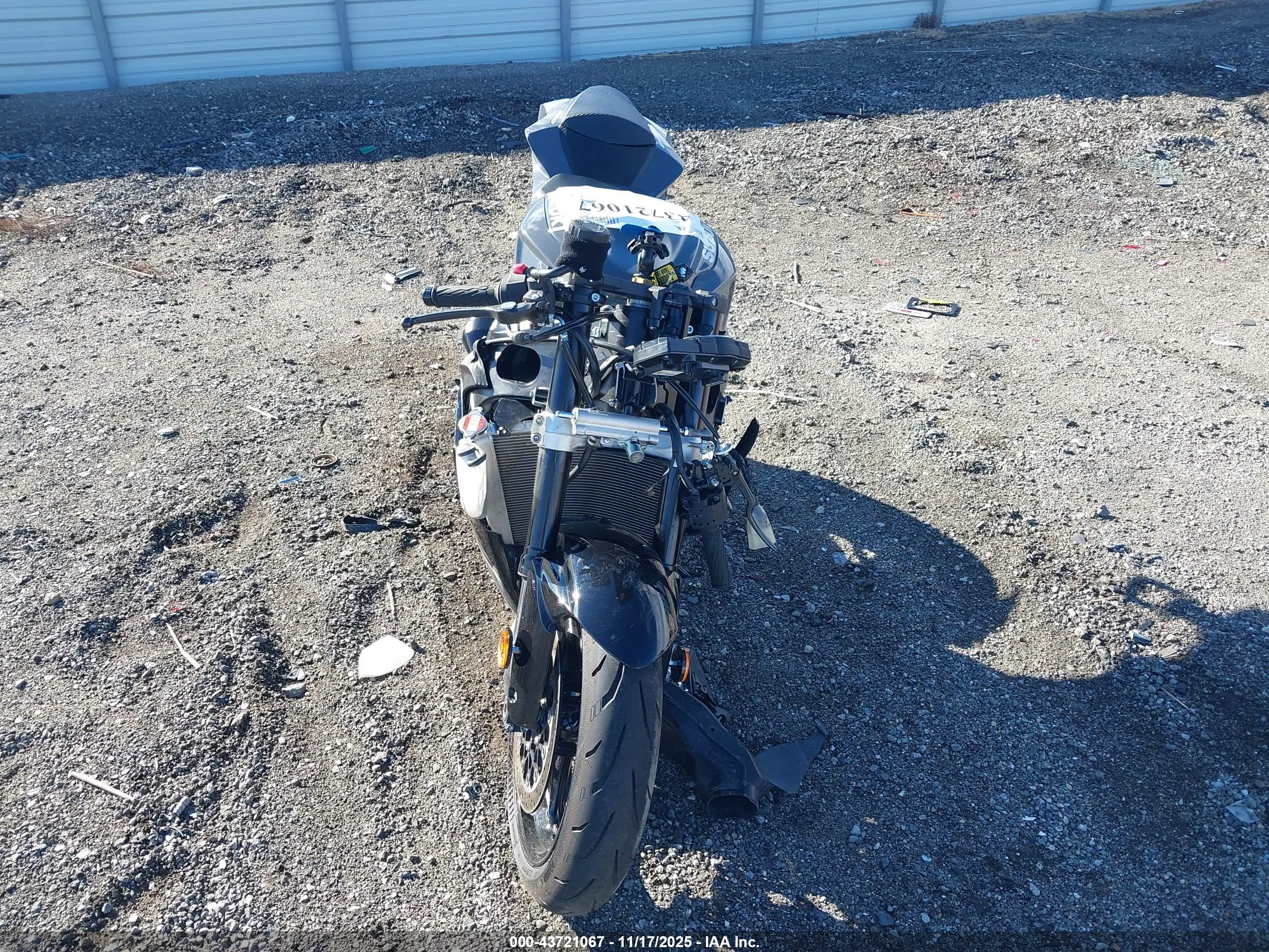 SUZUKI GSX-R600 image 5