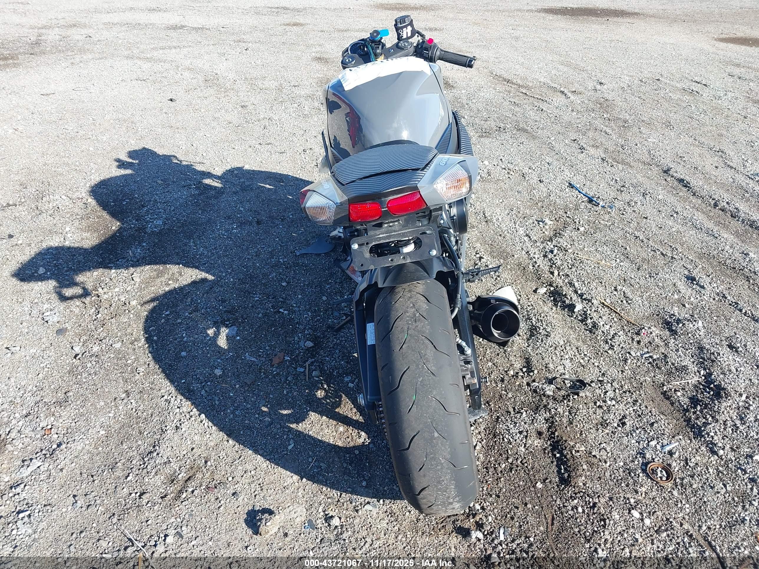SUZUKI GSX-R600 image 6