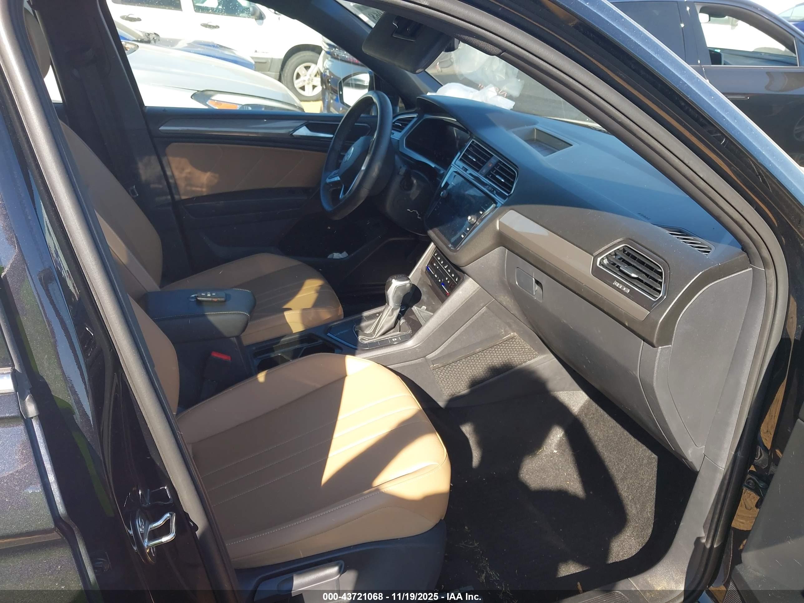 VOLKSWAGEN TIGUAN image 5